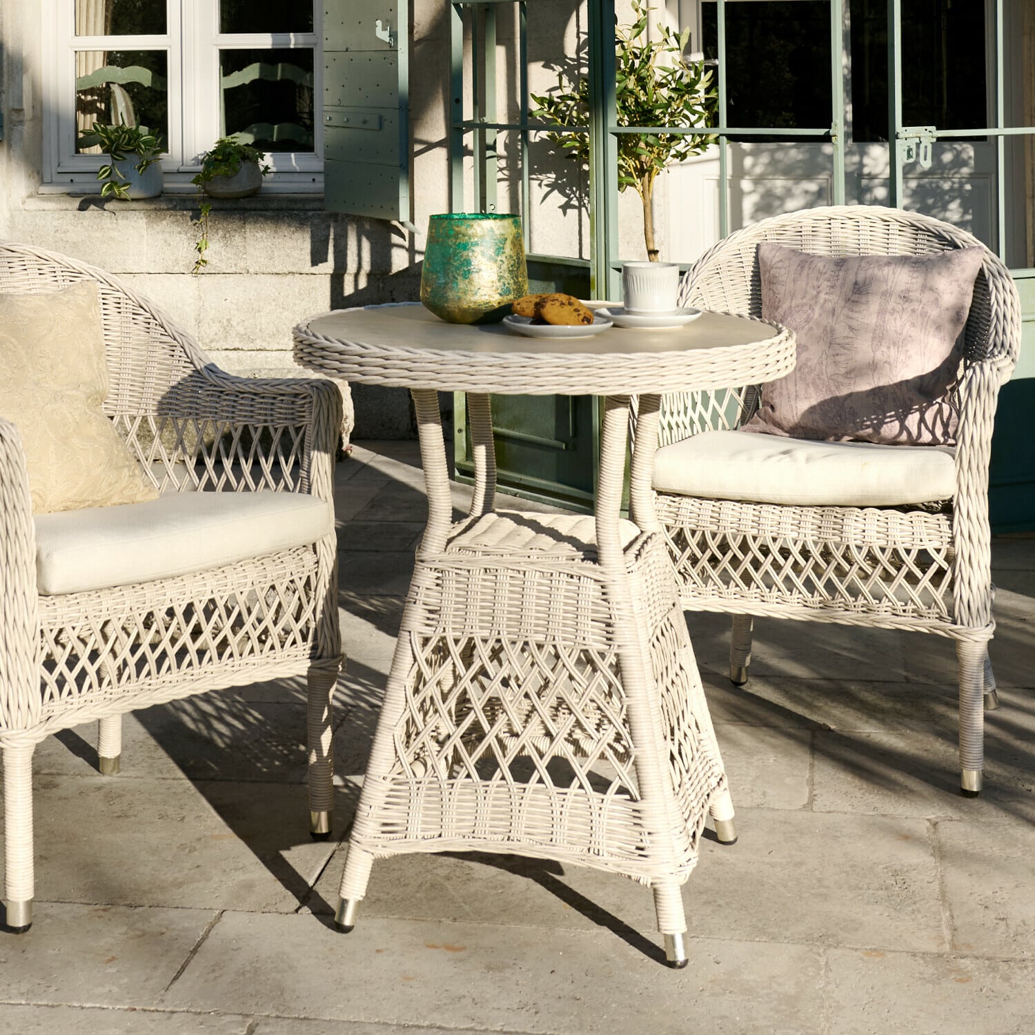 Mesa Solavine Conjunto de muebles de jardín de ratán blanco con cojines y mesa para terraza o balcón