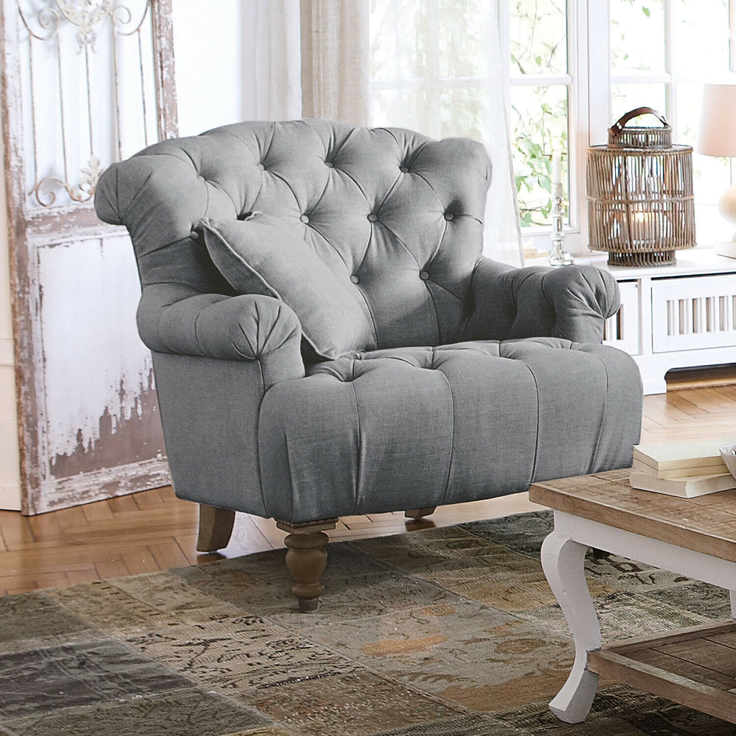 Sillón Springfield Sofá gris tapizado con respaldo capitoné y patas de madera en estilo vintage para salón