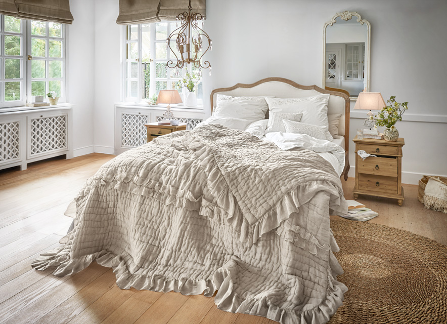 Dormitorio en tonos naturales