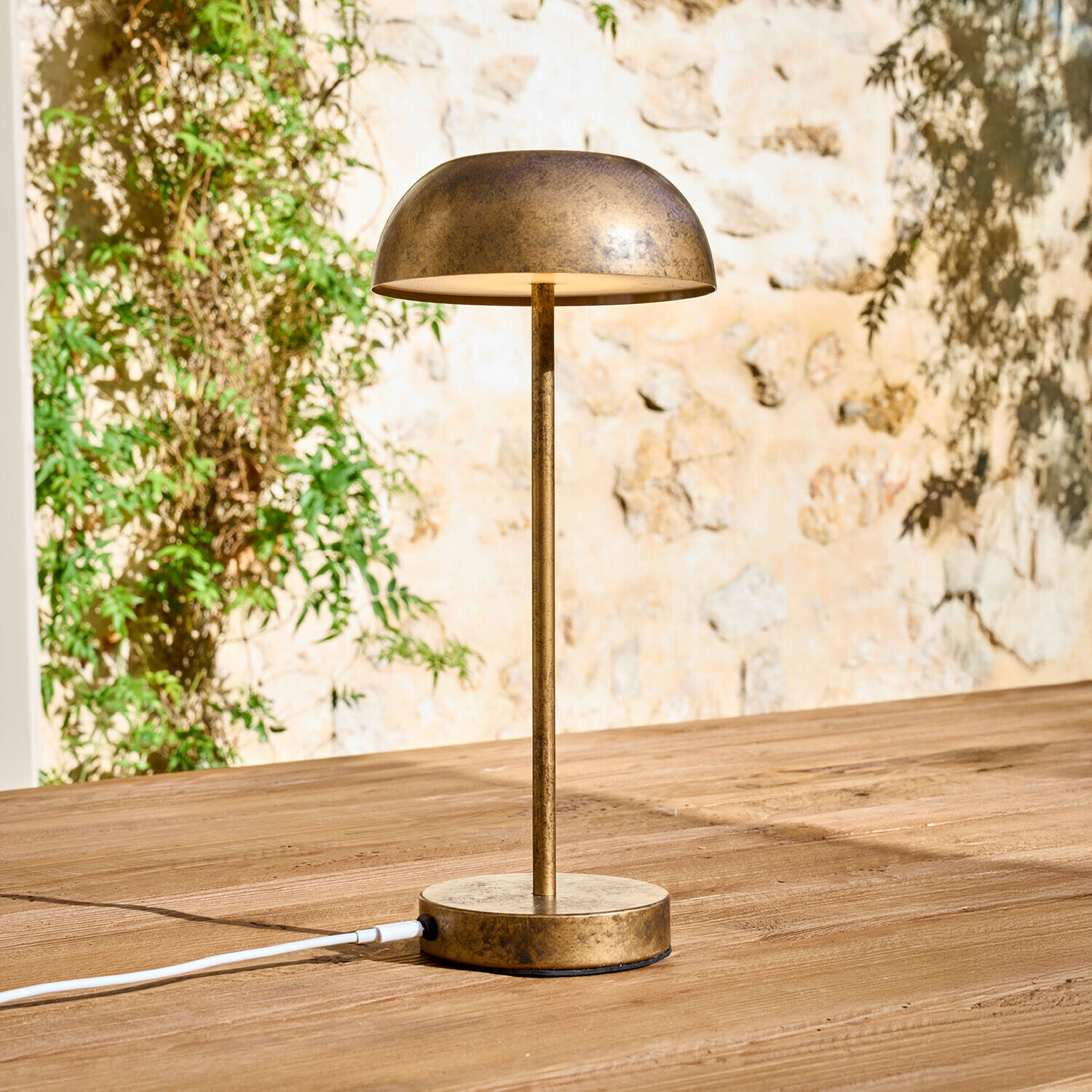 Lámpara de mesa recargable Lumirah