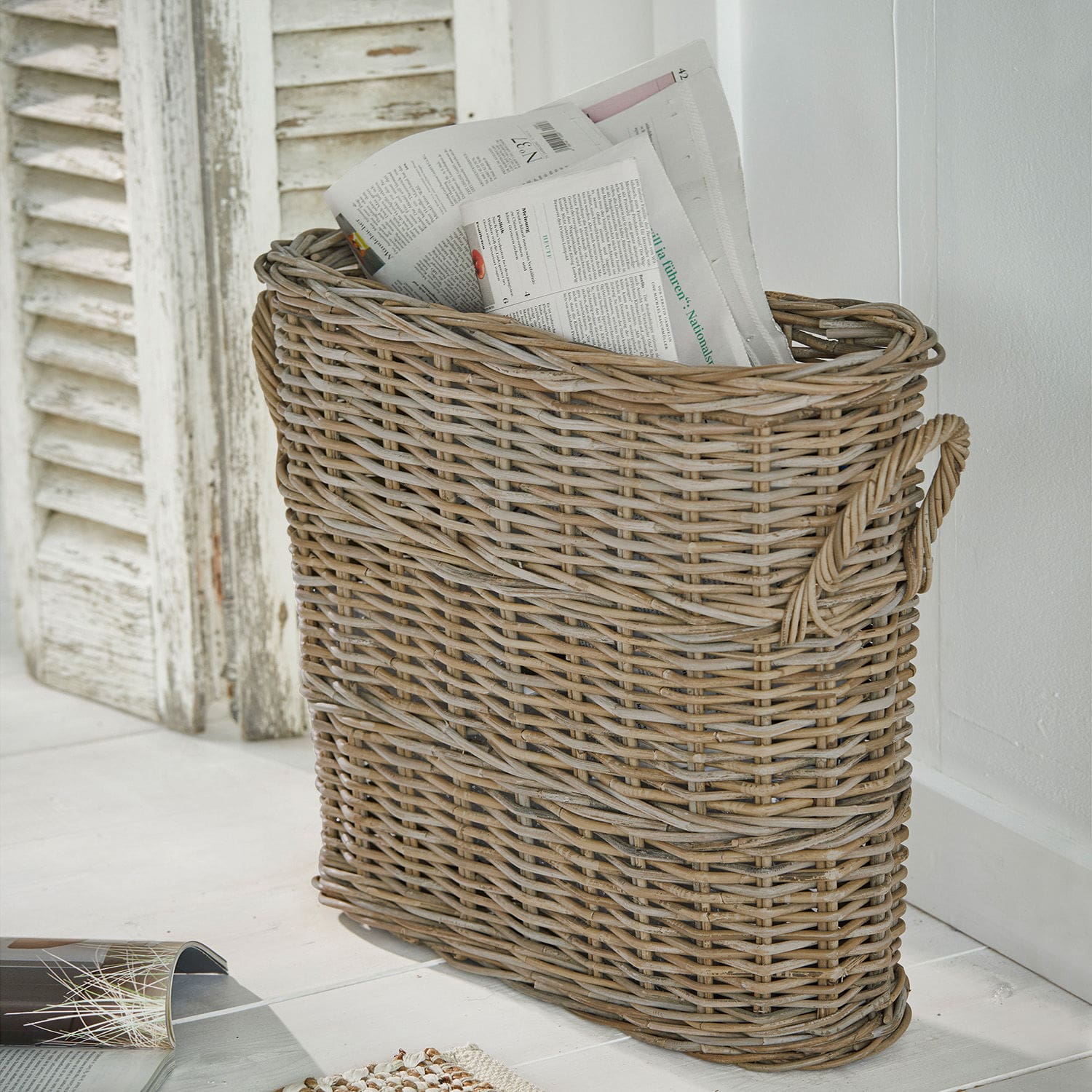 Cesta Numenar Cesta para periódicos de mimbre en color natural para almacenamiento y decoración interior