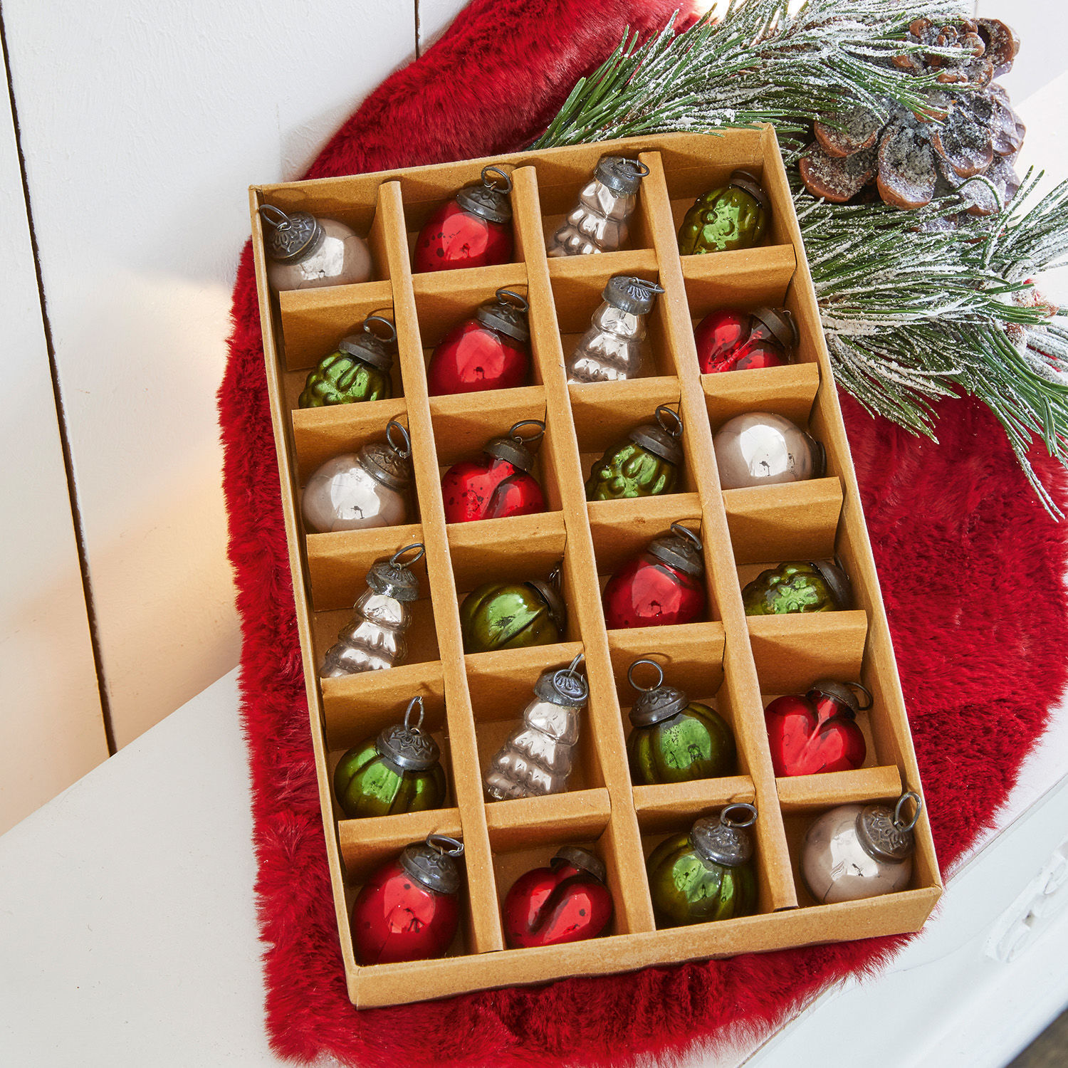 Set de 24 adornos navideños Timur