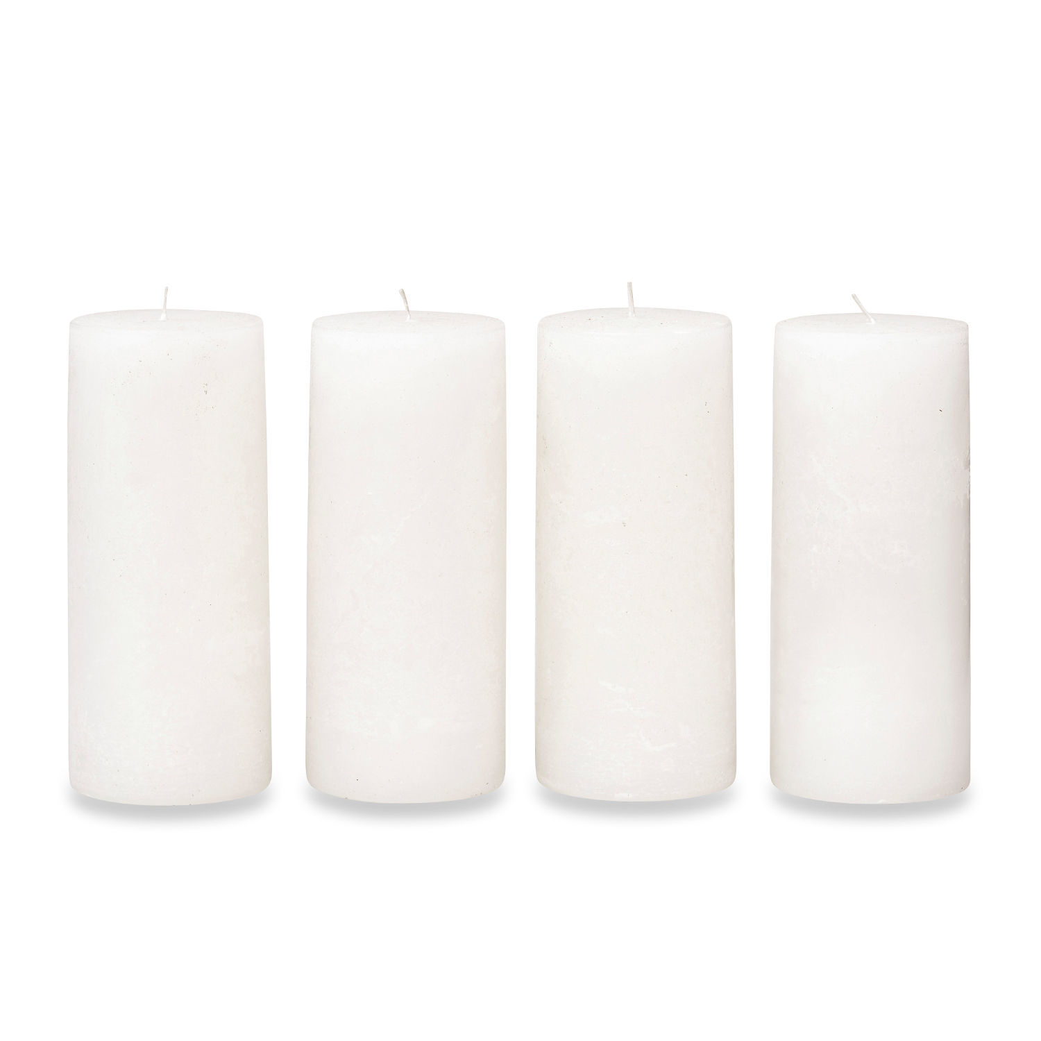 Conjunto de cuatro velas cilíndricas blancas de cera para decoración e iluminación interior