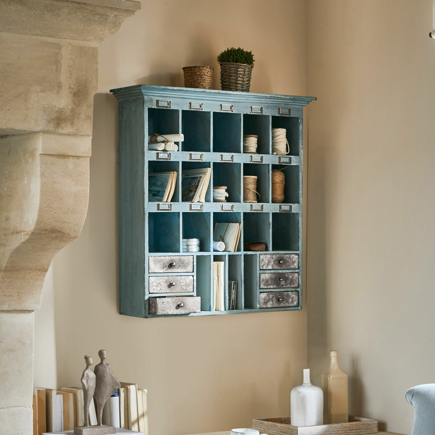 Estantería Andover Estantería de pared azul de madera con cajones metálicos y compartimentos para libros y decoración