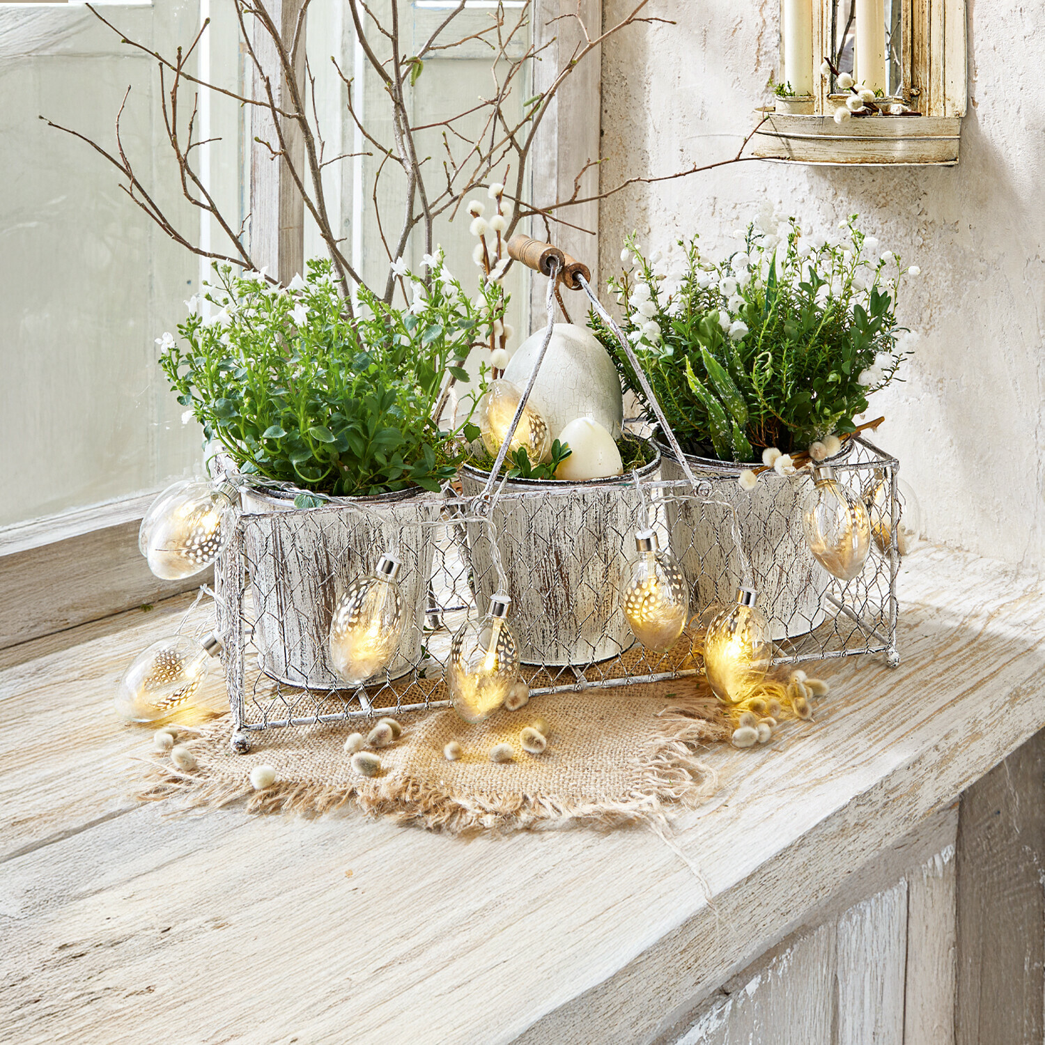 Luces de hadas Meleren Cesta metálica con tres macetas con plantas verdes, decorada con luces en forma de huevo