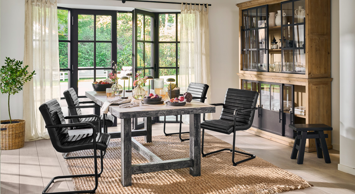 El encanto de un comedor en negro