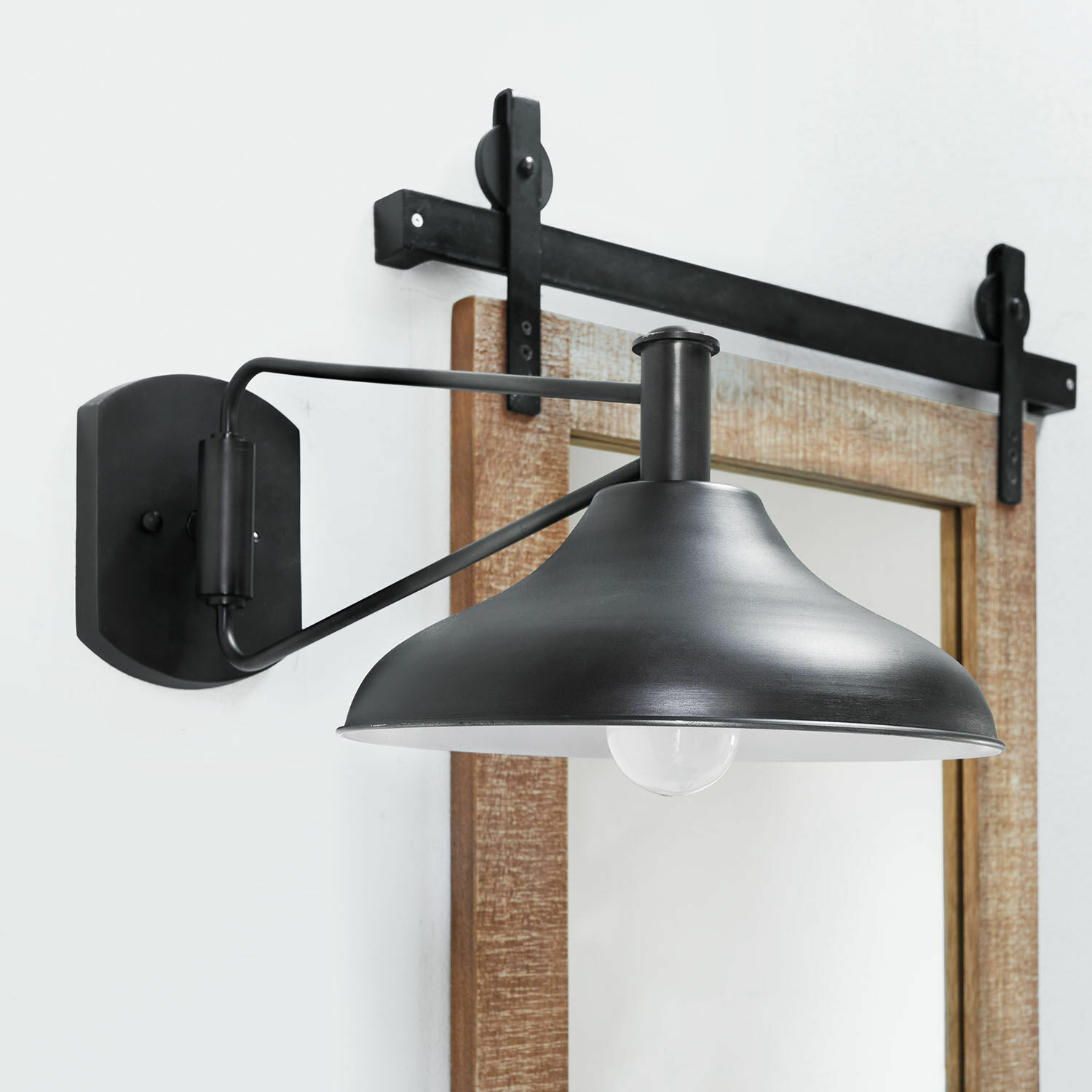 Lámpara de pared Parthenay Aplique de pared negro de metal con amplia pantalla para iluminación interior estilo industrial