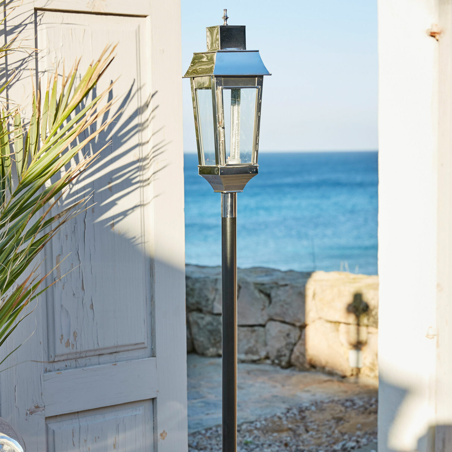 Farol Fenella Farol de jardín de acero inoxidable negro y plateado para iluminación exterior decorativa