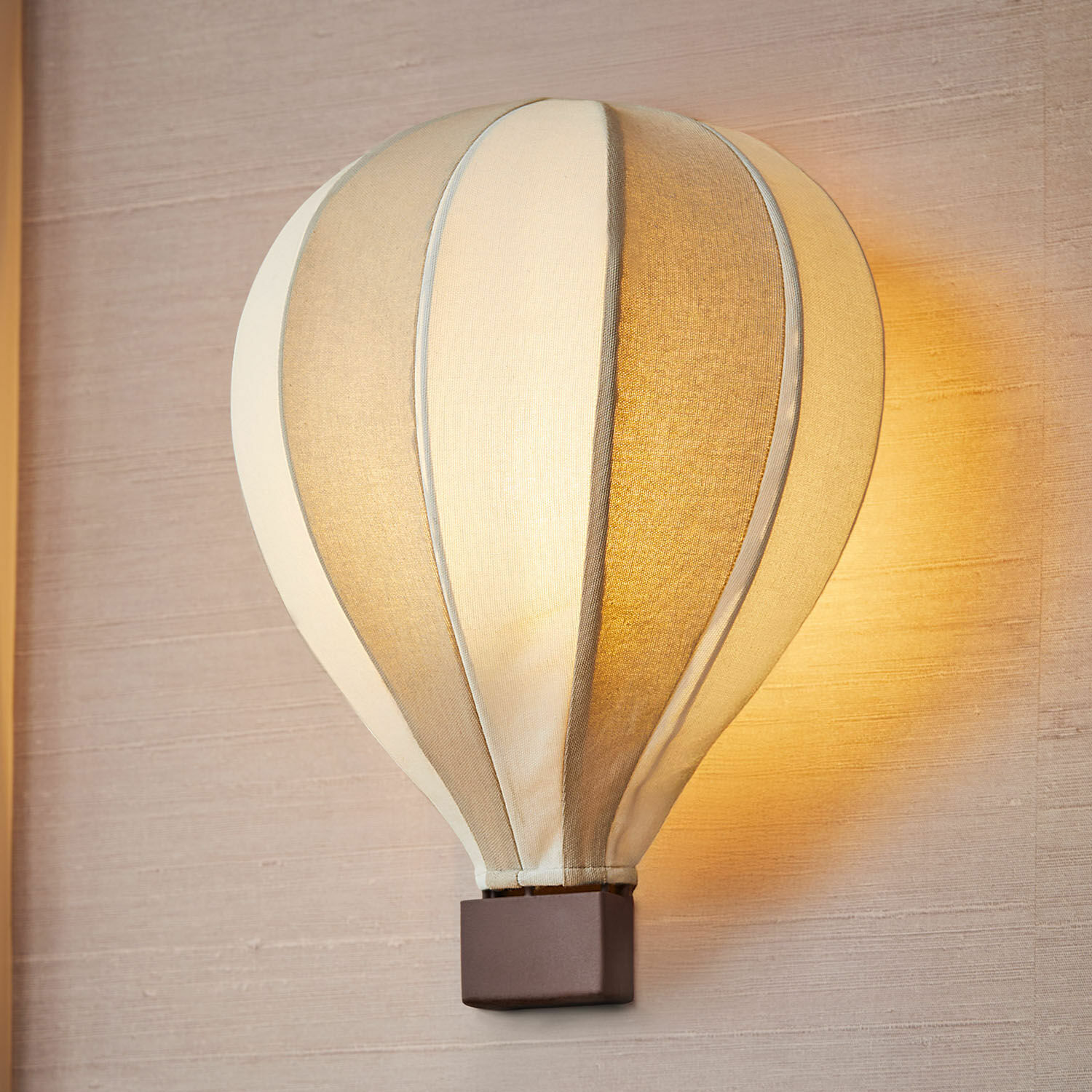 Lámpara de pared Merrybean Lámpara de pared con forma de globo aerostático en tela beige y crema, luz decorativa para salón