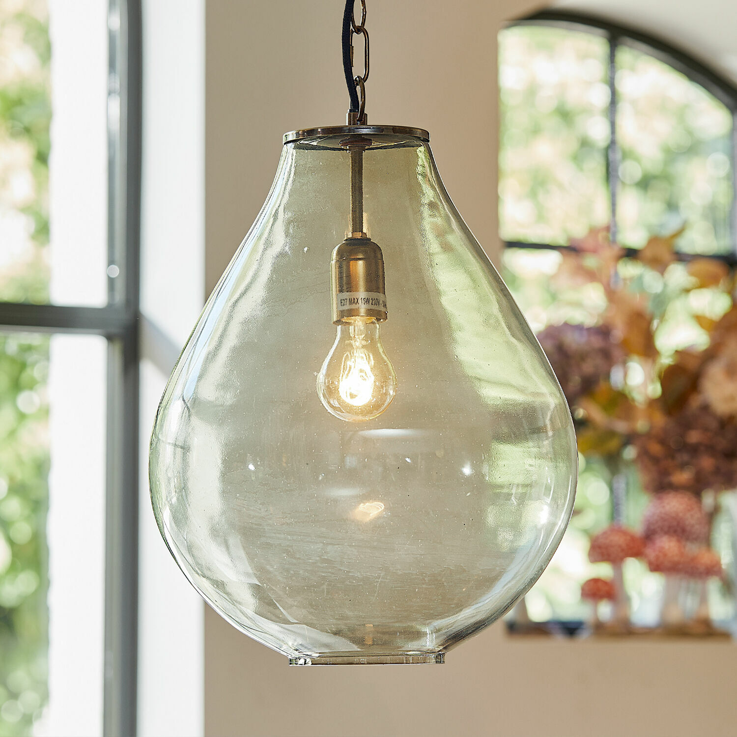 Lámpara colgante Deloire Lámpara colgante de vidrio en forma de gota con soporte metálico, iluminación moderna para salón