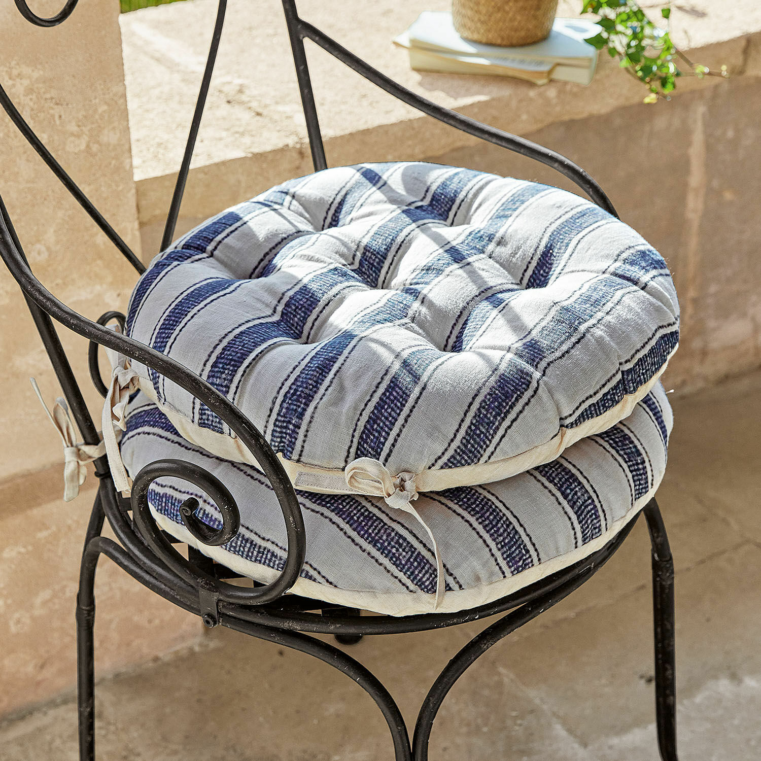 Set de 2 cojines de asiento Bourrignon Cojines de algodón a rayas blancas y azules, suaves y cómodos para sillas de jardín