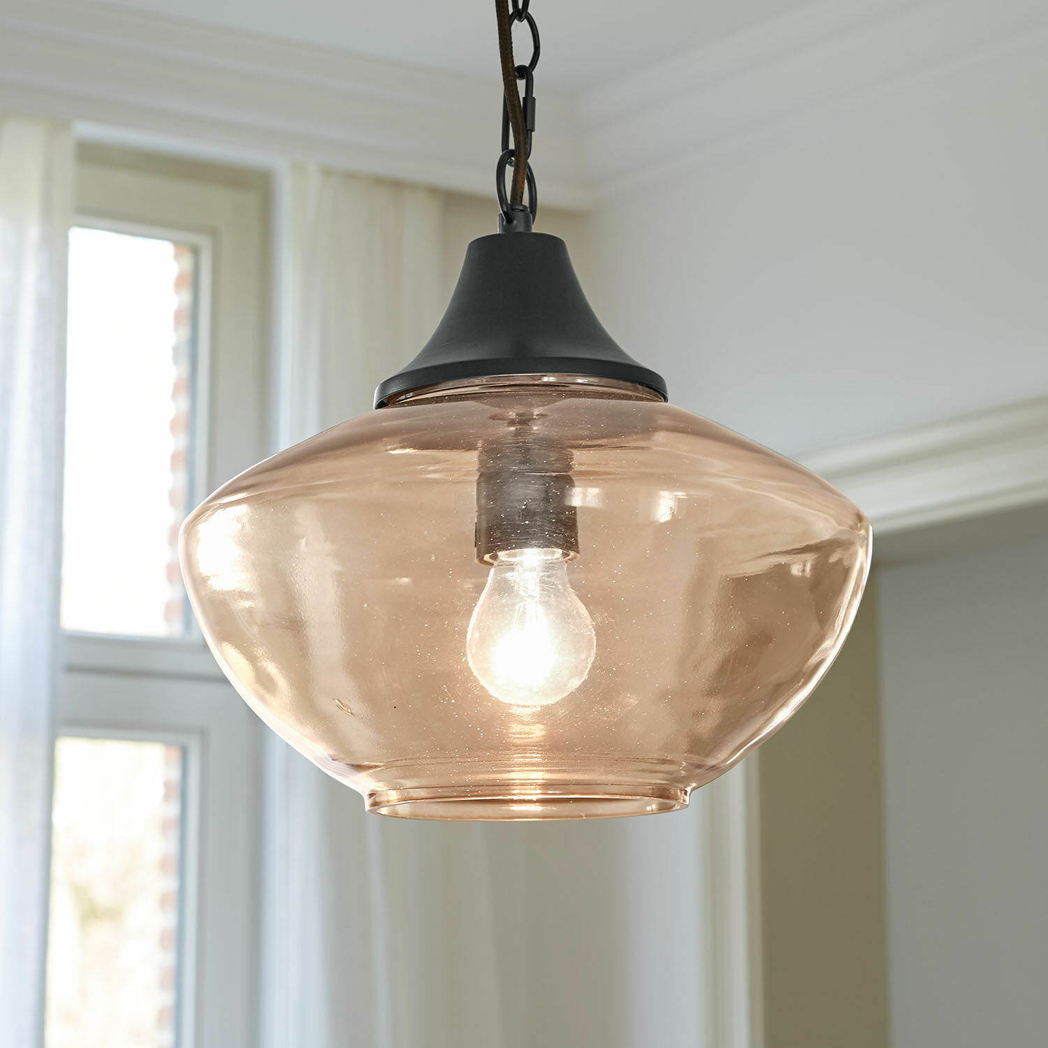 Lámpara colgante Nerilane Lámpara colgante de vidrio ámbar con soporte metálico negro para iluminación interior