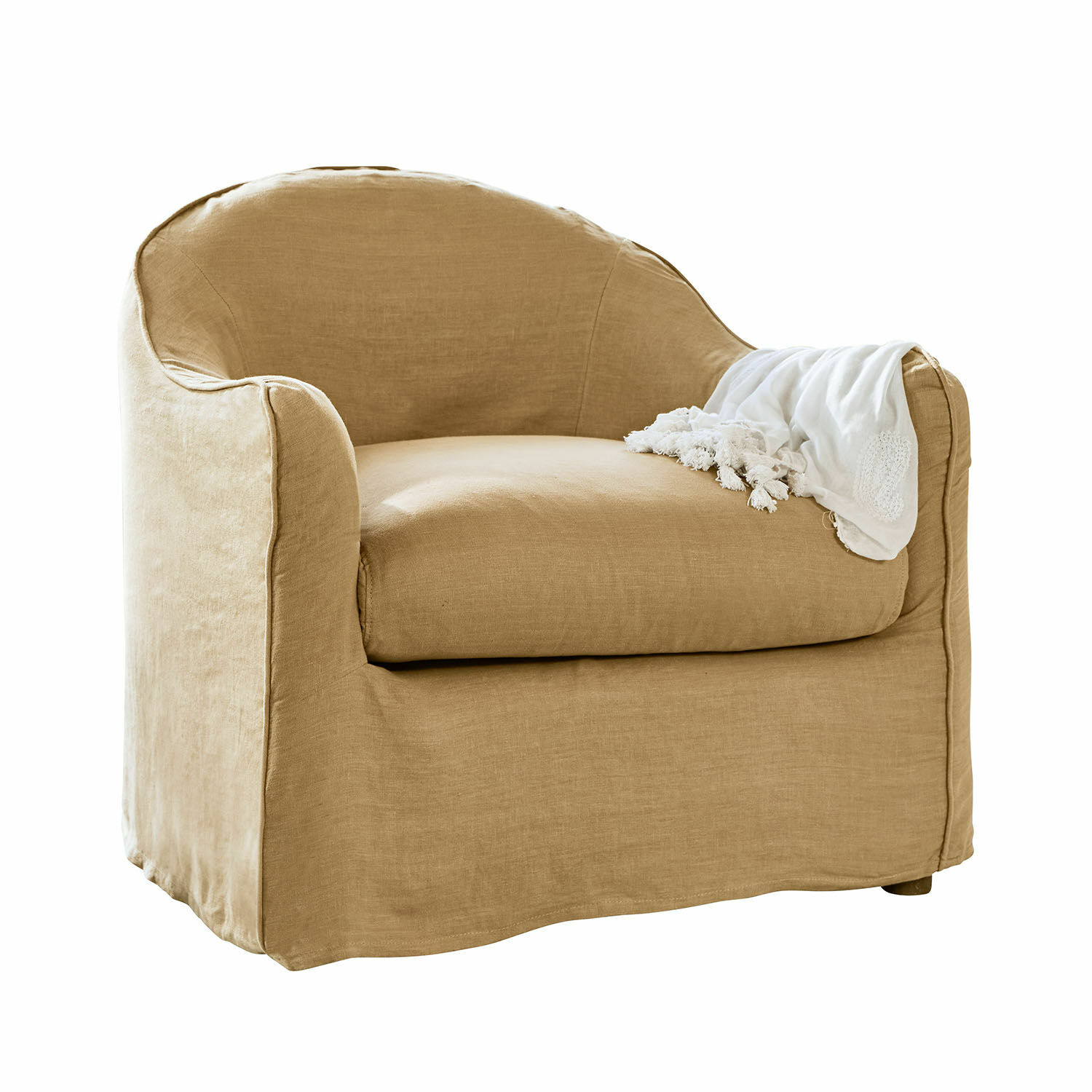Sillón beige de lino con cojín suave y manta blanca, mueble cómodo para salón