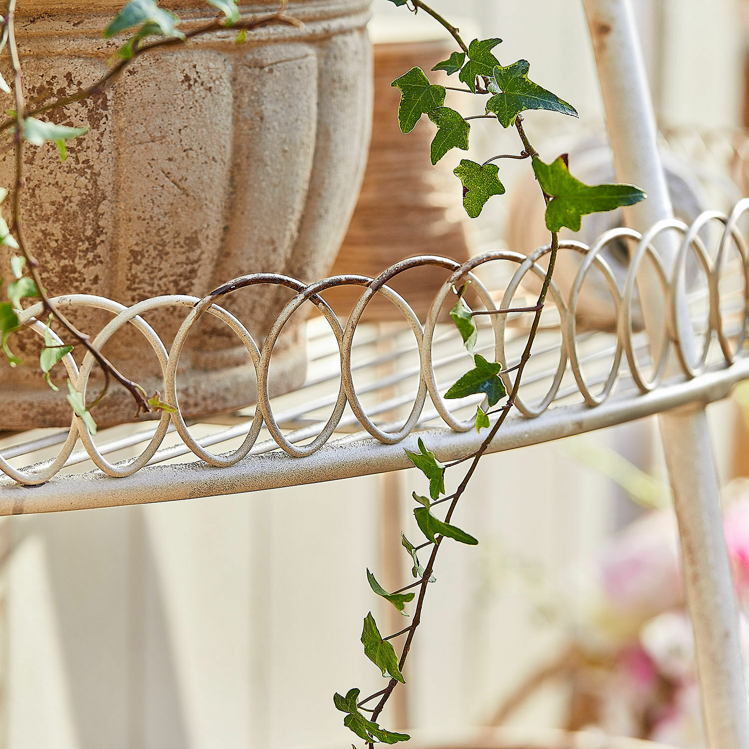 Soporte para plantas de tres niveles Lorivane