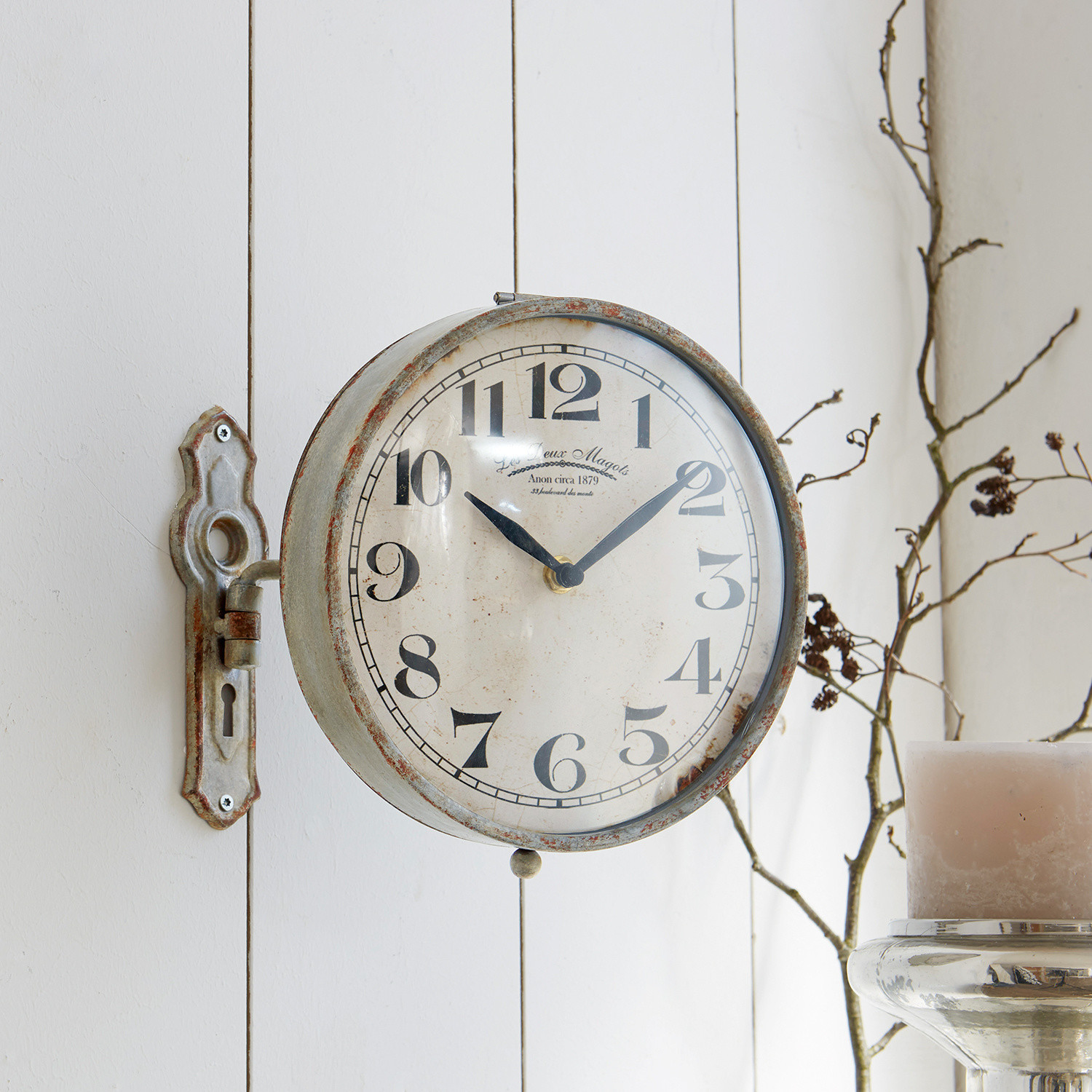Reloj Adama Reloj de pared vintage de metal gris con números negros, decoración retro para interiores