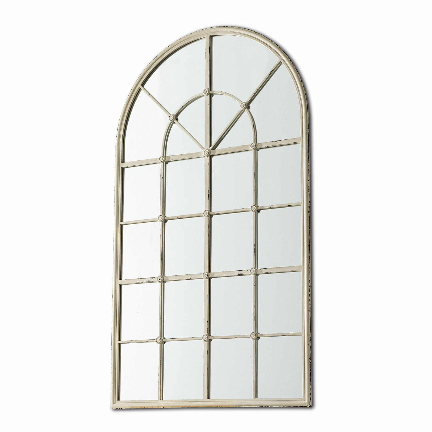Espejo Basingstoke con marco metálico blanco y divisiones decorativas, estilo industrial