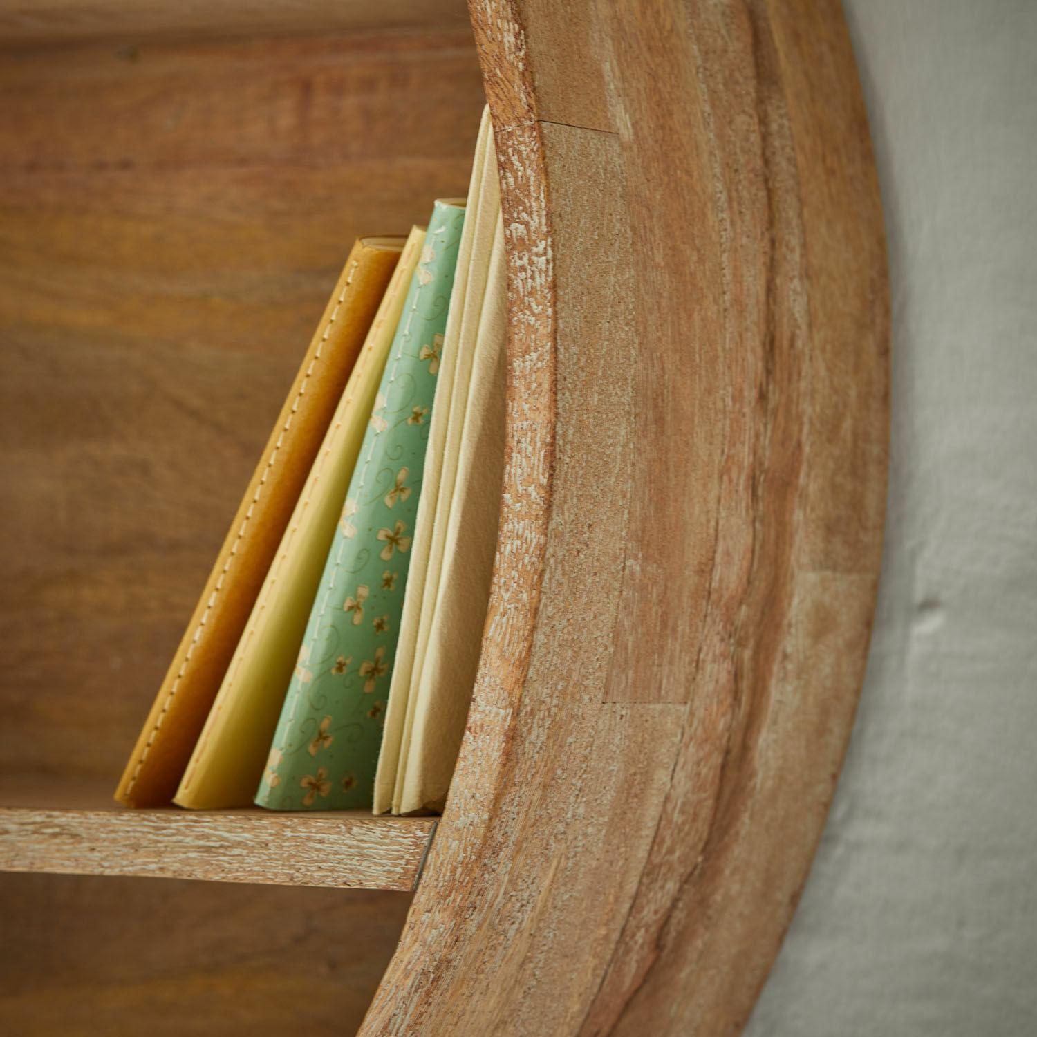 Estante de pared Castolino