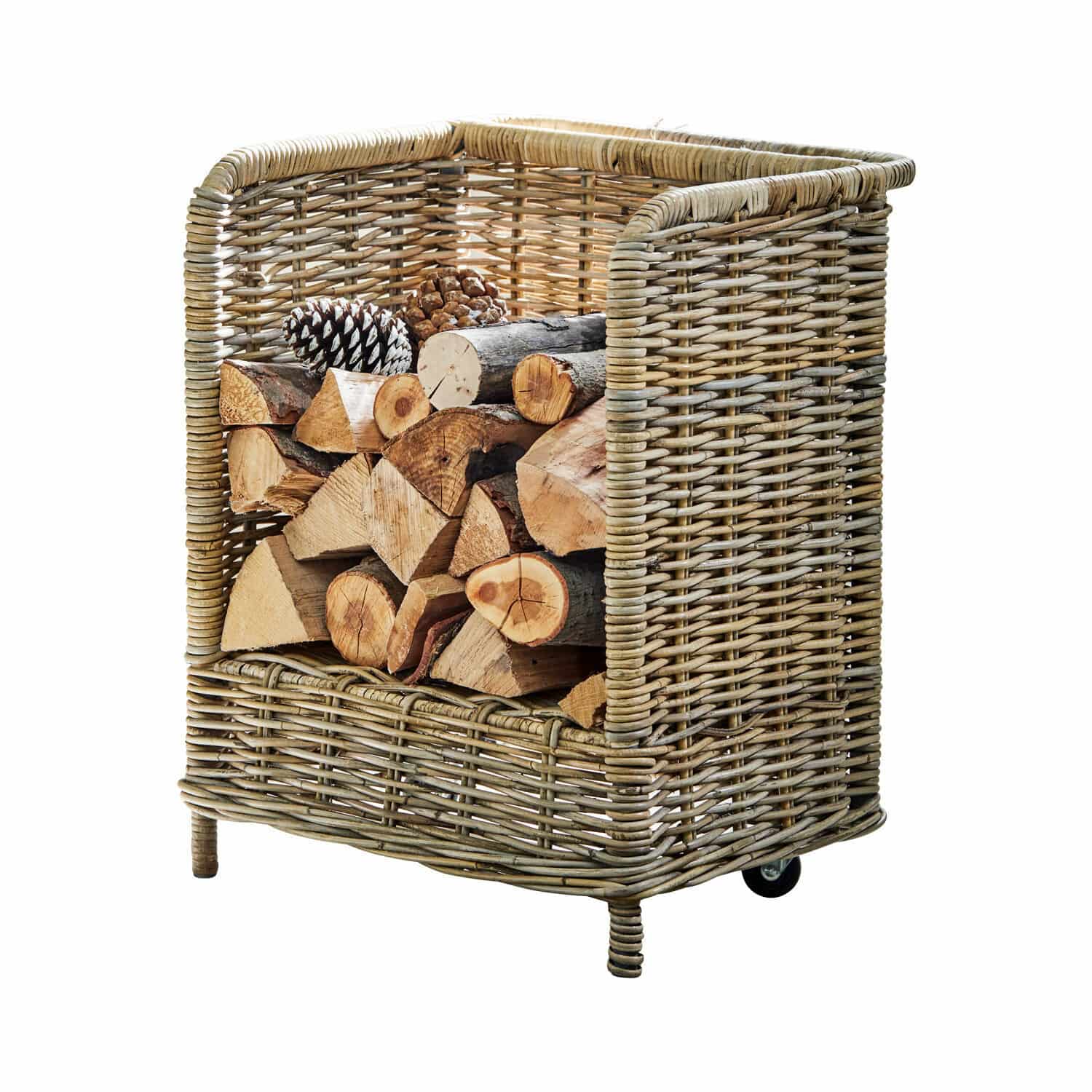 Cesta para leña Xabier Cesta de ratán natural con leña y piñas para chimenea en tonos beige