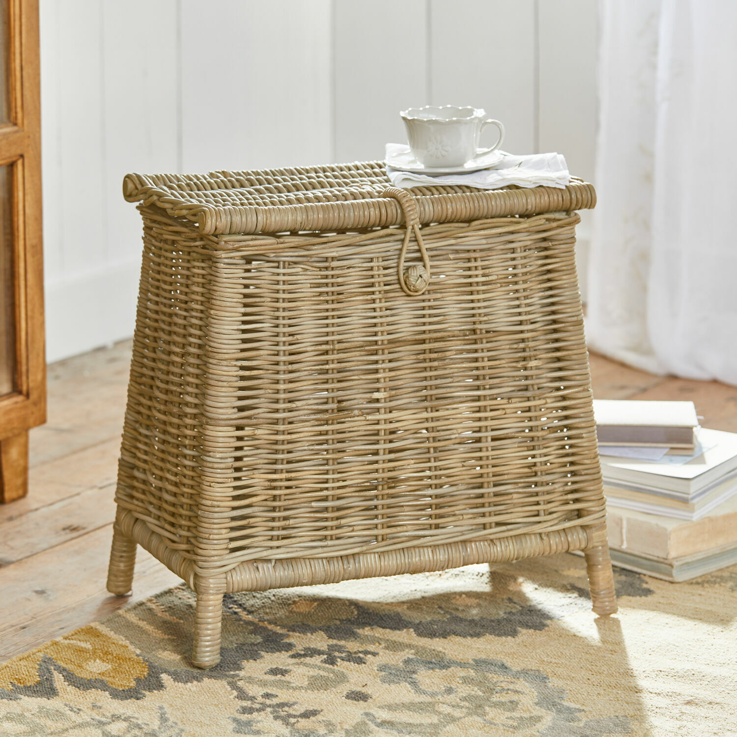 Baúl Tavillan Cesta de ratán natural con tapa, ideal para almacenamiento y decoración del hogar