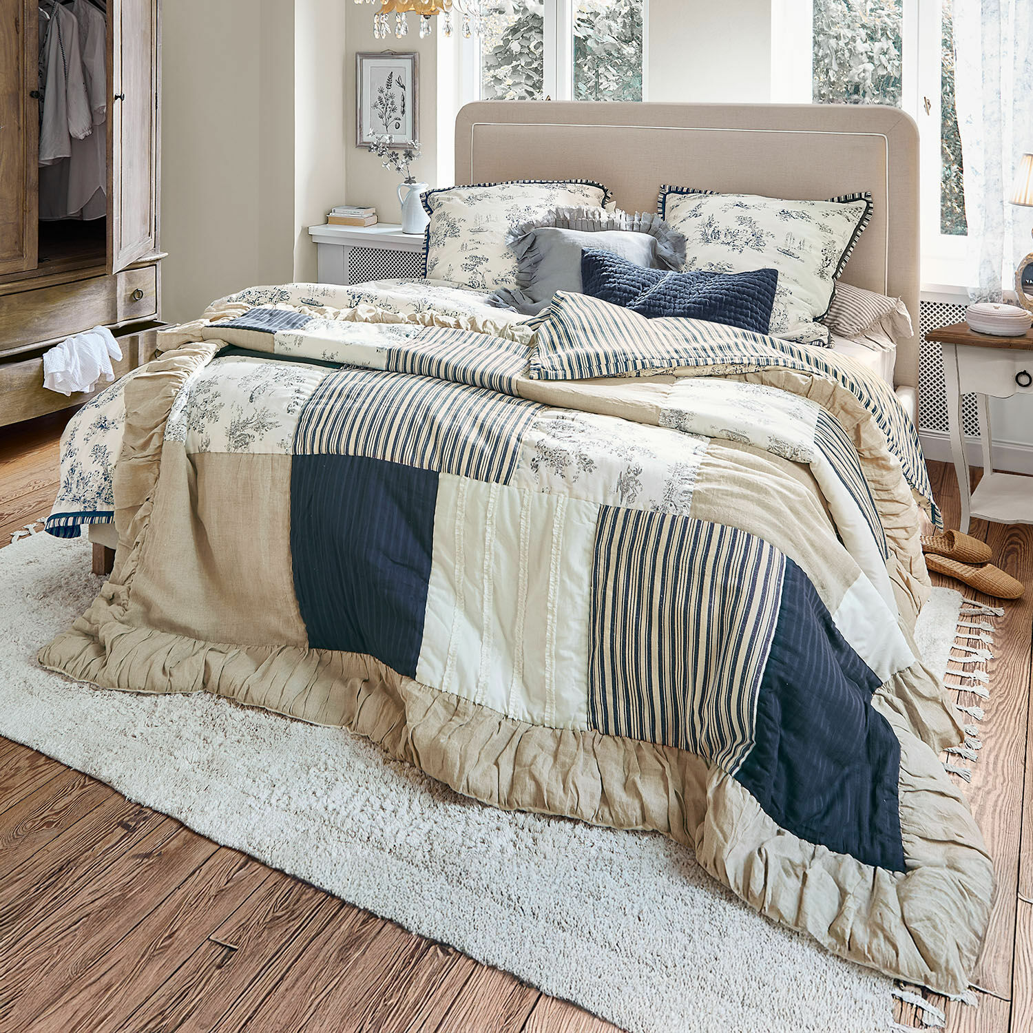 Colcha Felencio Ropa de cama patchwork en beige y azul con motivos florales, algodón suave, dormitorio acogedor