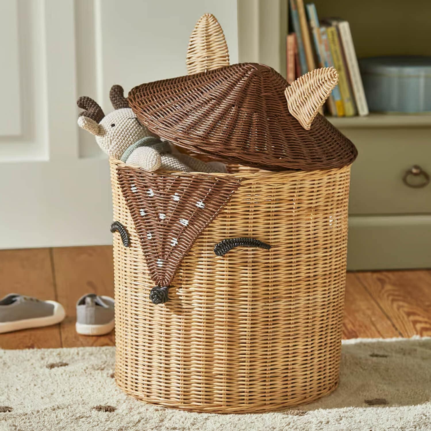 Cesta de juguetes de ratán con forma de zorro en tonos marrones naturales, contenedor práctico para habitación infantil