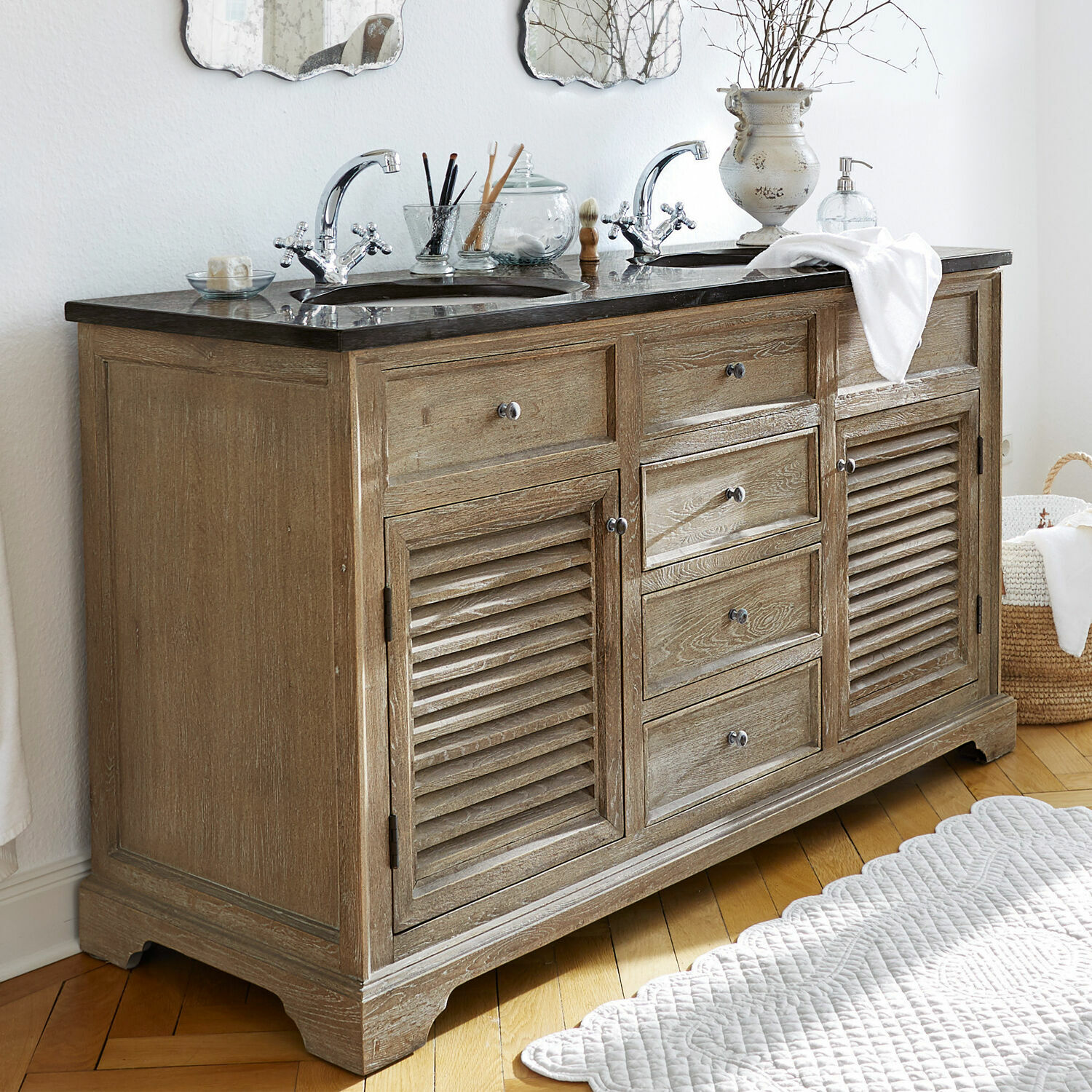Mueble de lavabo doble Malmaison Mueble de baño rústico de madera con dos lavabos y encimera negra