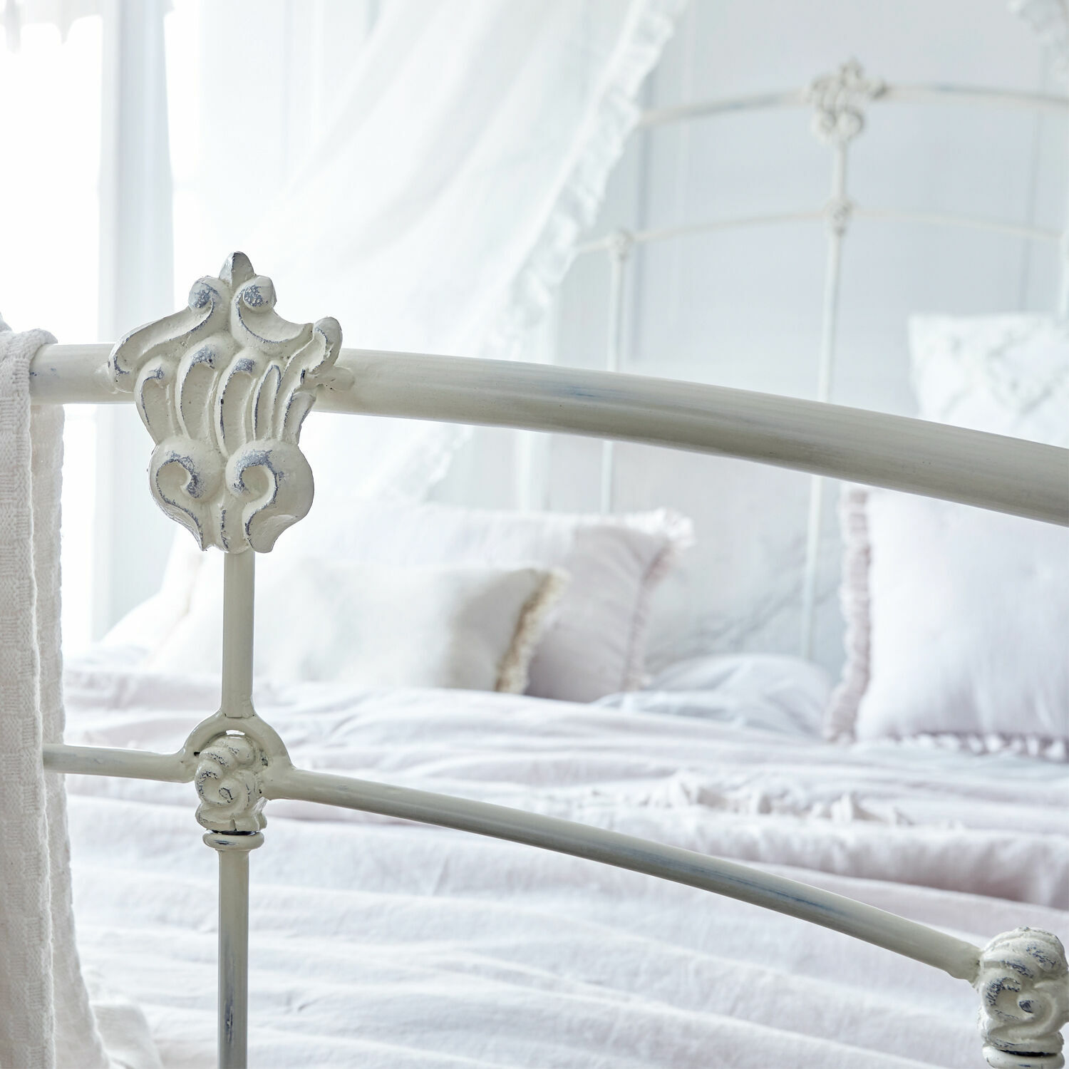 Cama Canefield