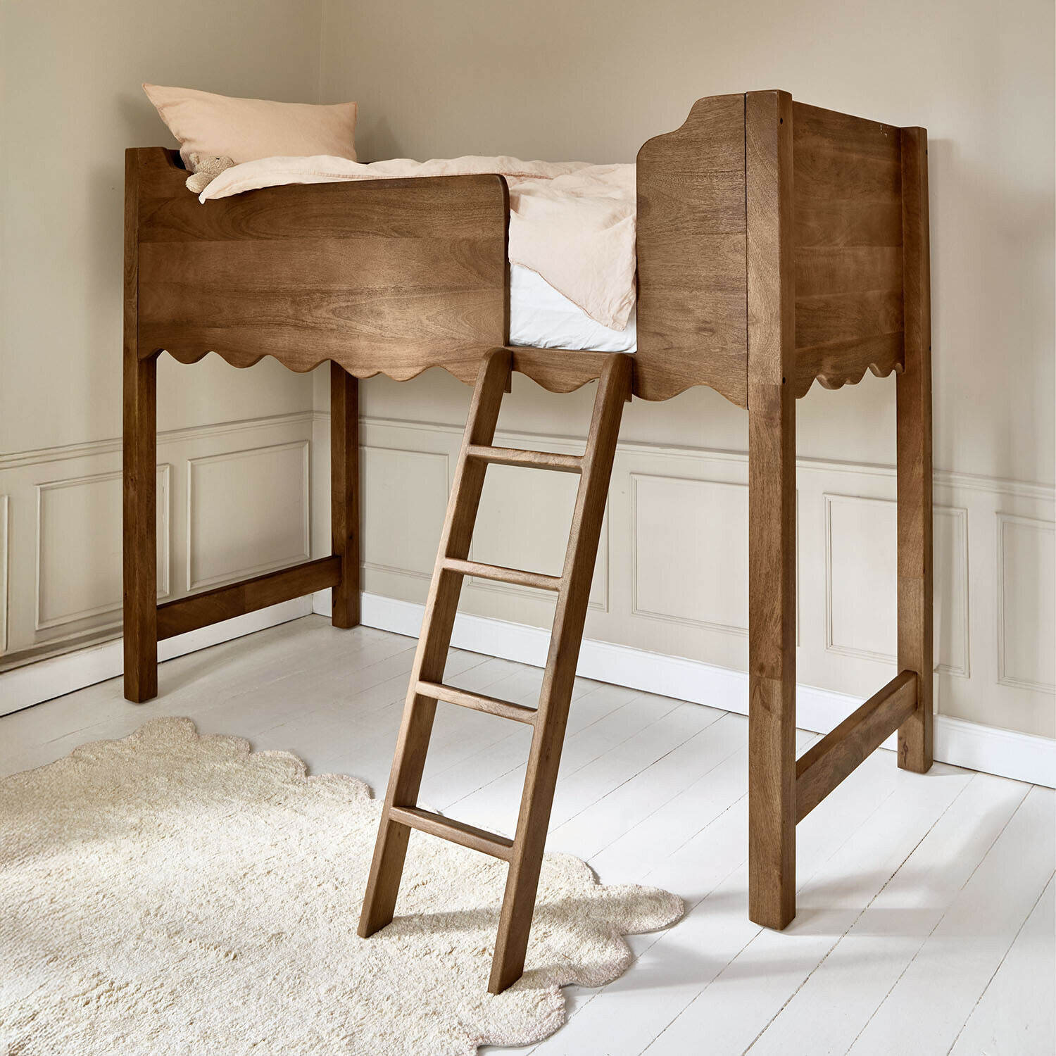 Cama alta Jomilas