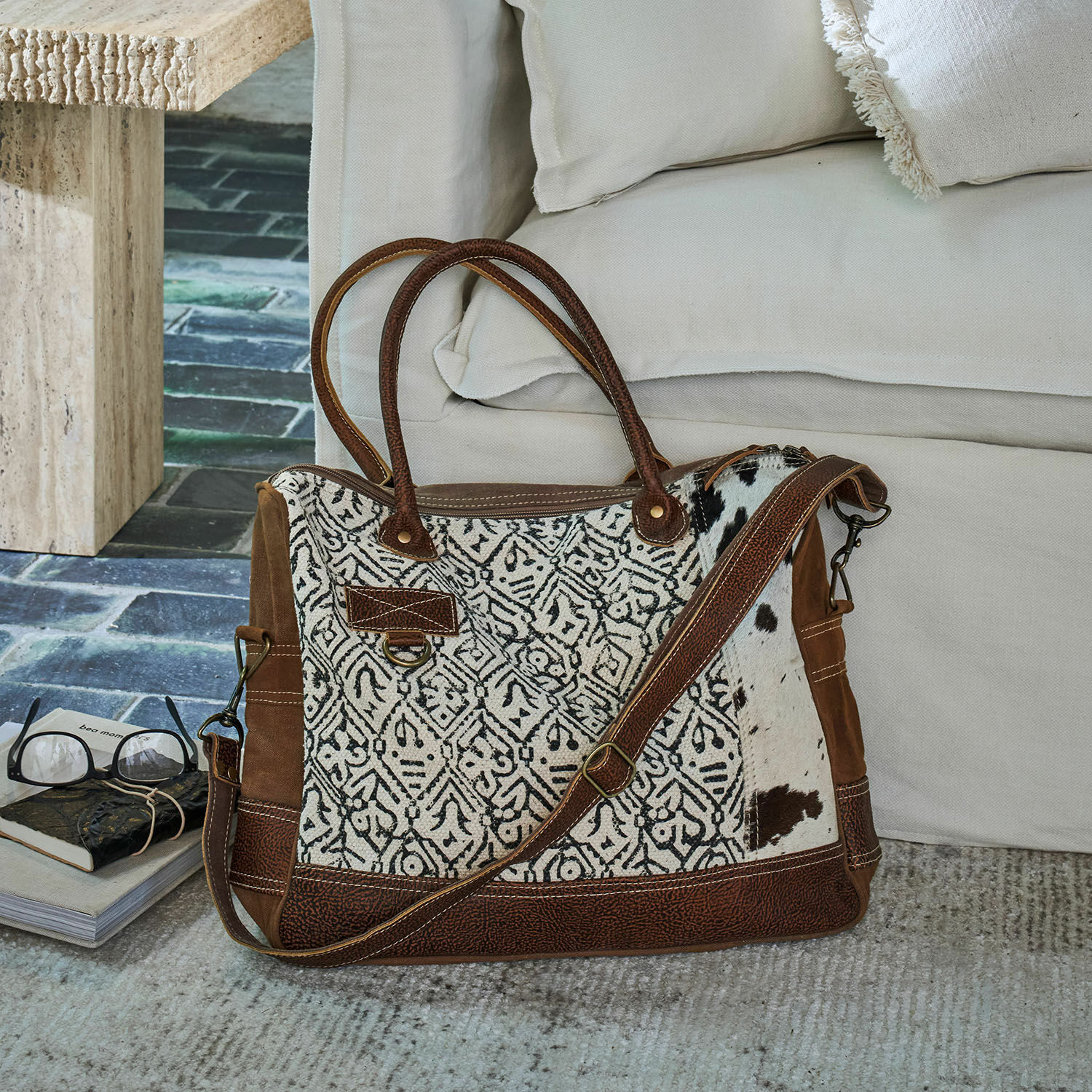 Bolso Elma Bolsa de viaje de cuero marrón y tela con patrón en blanco y negro, bolso de fin de semana elegante