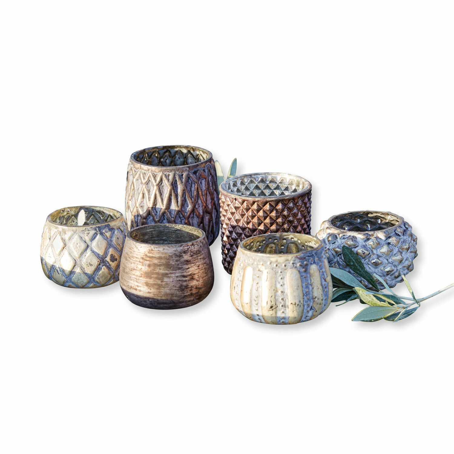 Set de 6 portavelas Fajolle Conjunto de seis portavelas de cerámica en tonos marrones y beige con diseño decorativo
