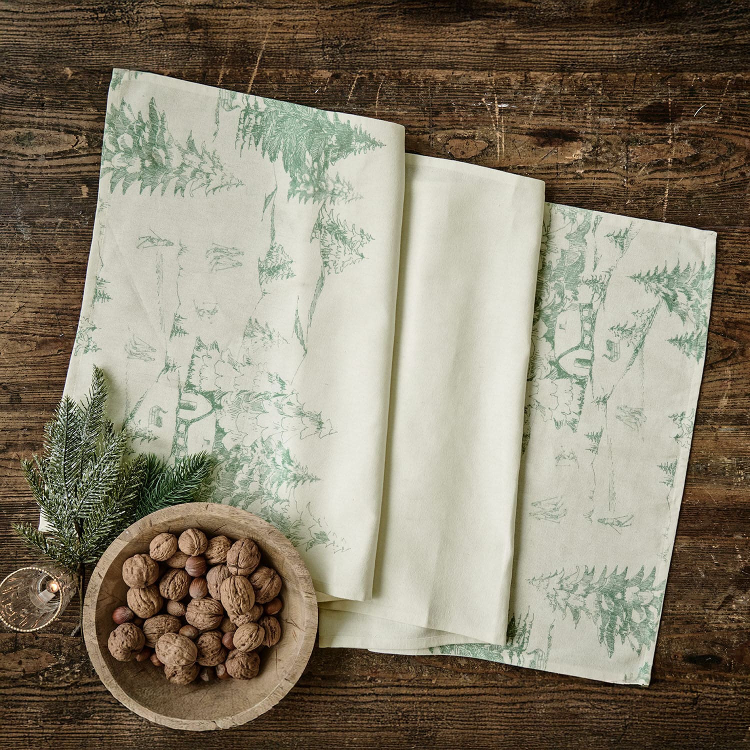 Camino de mesa Norathia Servilletas de lino color crema con estampado verde de árboles, decoración rústica para mesa