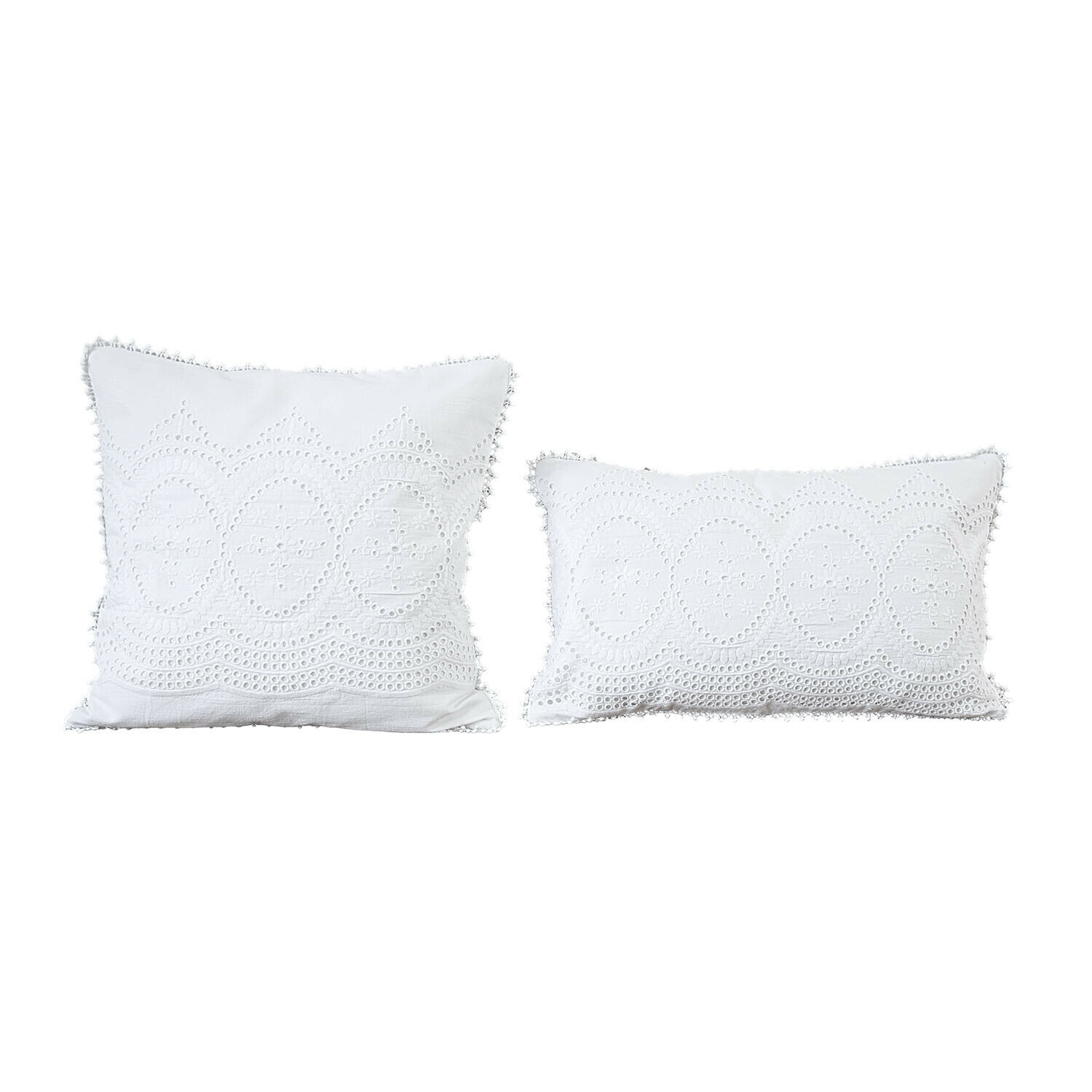 Set de 2 fundas de cojín Olyane Conjunto de dos cojines blancos con bordado y flecos decorativos, textiles para el hogar elegantes
