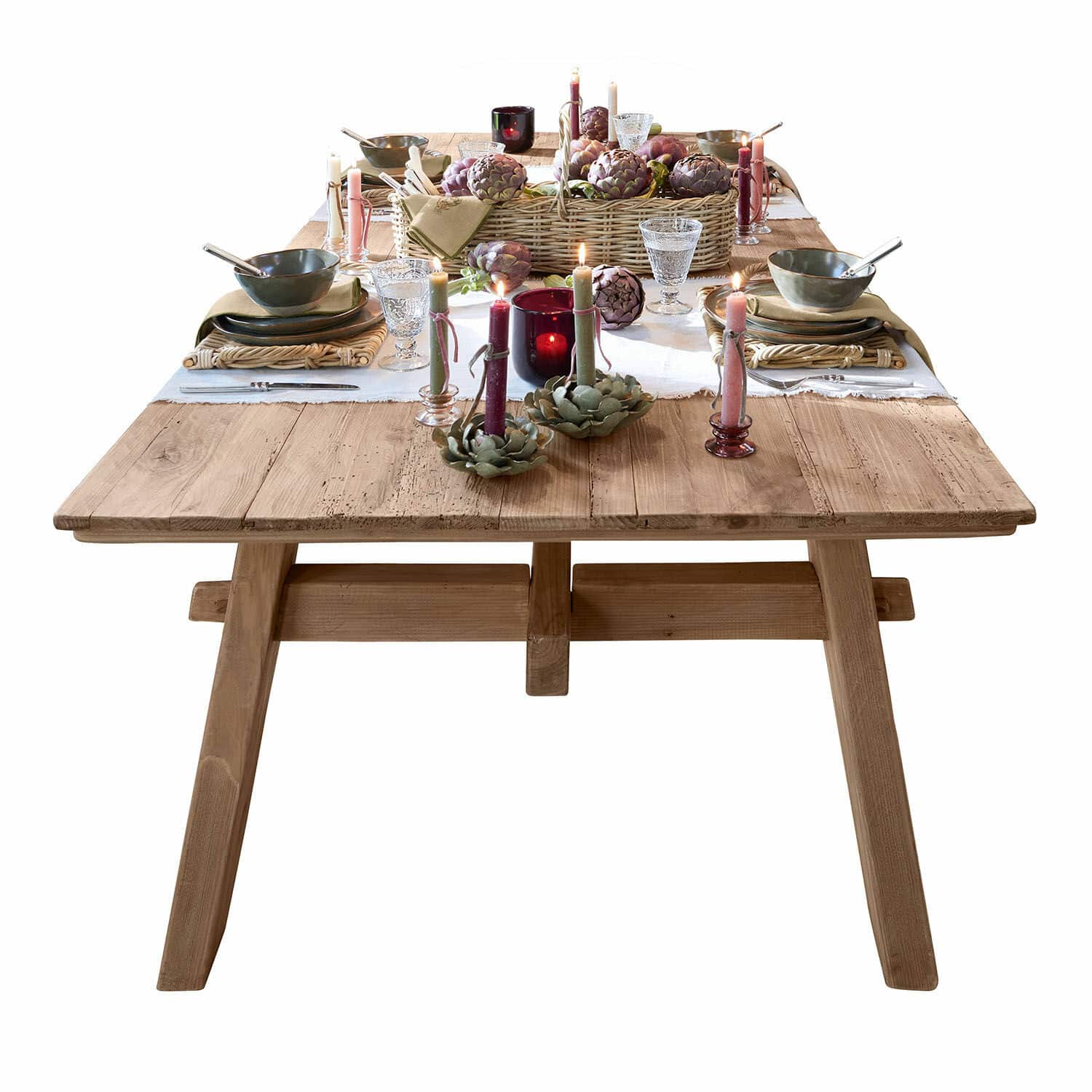 Mesa de comedor Wilevor Mesa de comedor de madera natural con acabado rústico, decorada con velas y vajilla