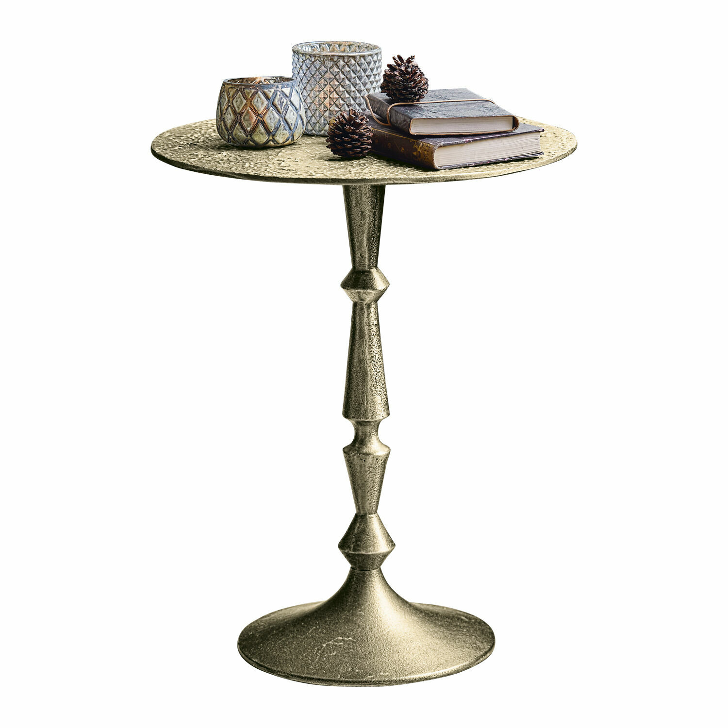 Mesa auxiliar Boissiére Mesa redonda de metal color oro envejecido con portavelas decorativos y libros encima