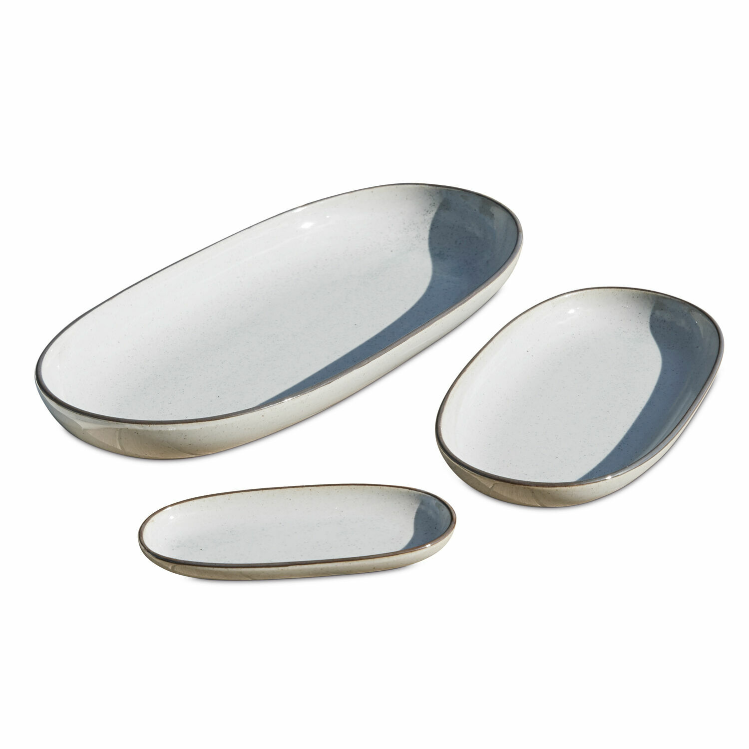 Set de 3 platos Biarré Juego de tres platos ovalados de cerámica en blanco y gris para servir alimentos