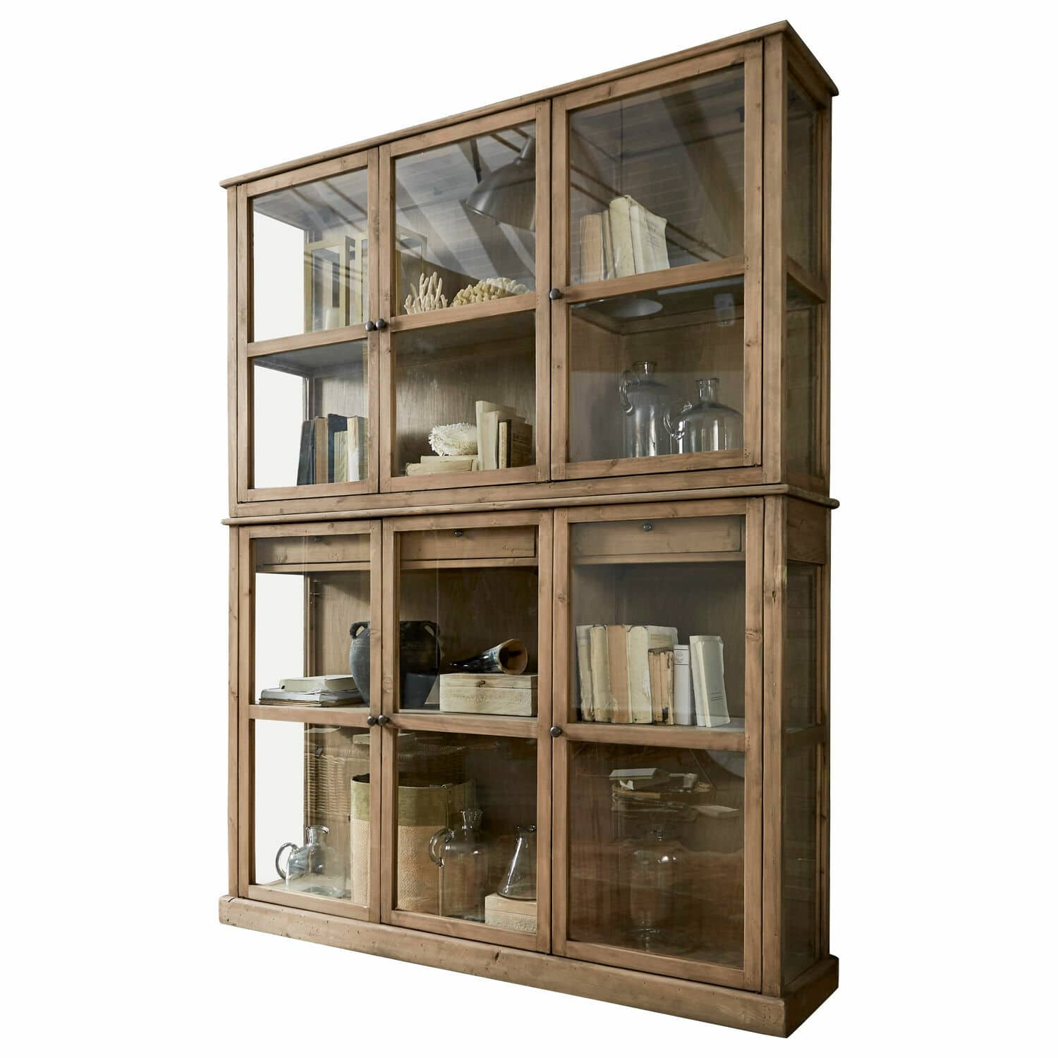 marrón envejecido Gran armario Blaise de madera marrón antiguo con puertas de cristal y estantes para libros y decoración