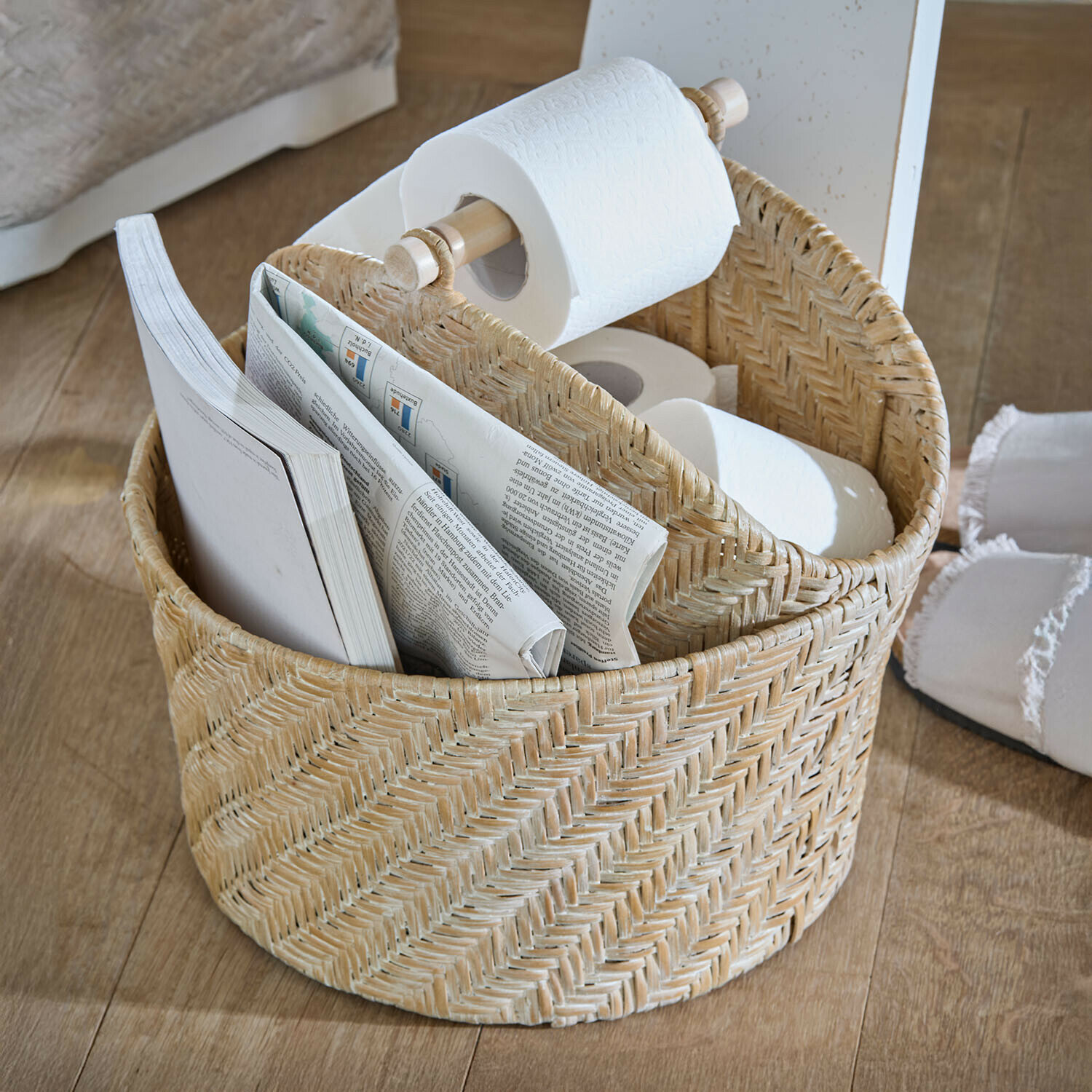 Portarrollos de papel higiénico Suarce Cesta de ratán natural con soporte para papel higiénico y espacio para periódicos en baño