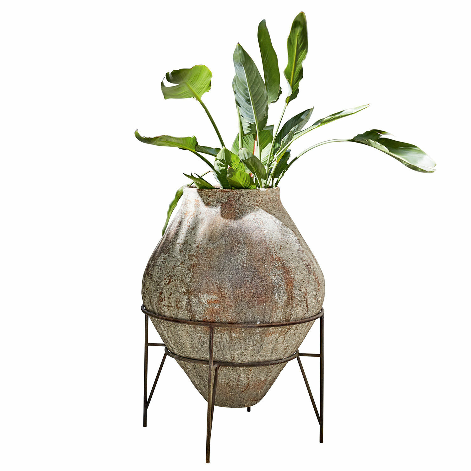 Maceta grande de piedra con soporte metálico y planta verde, decoración para interior y jardín
