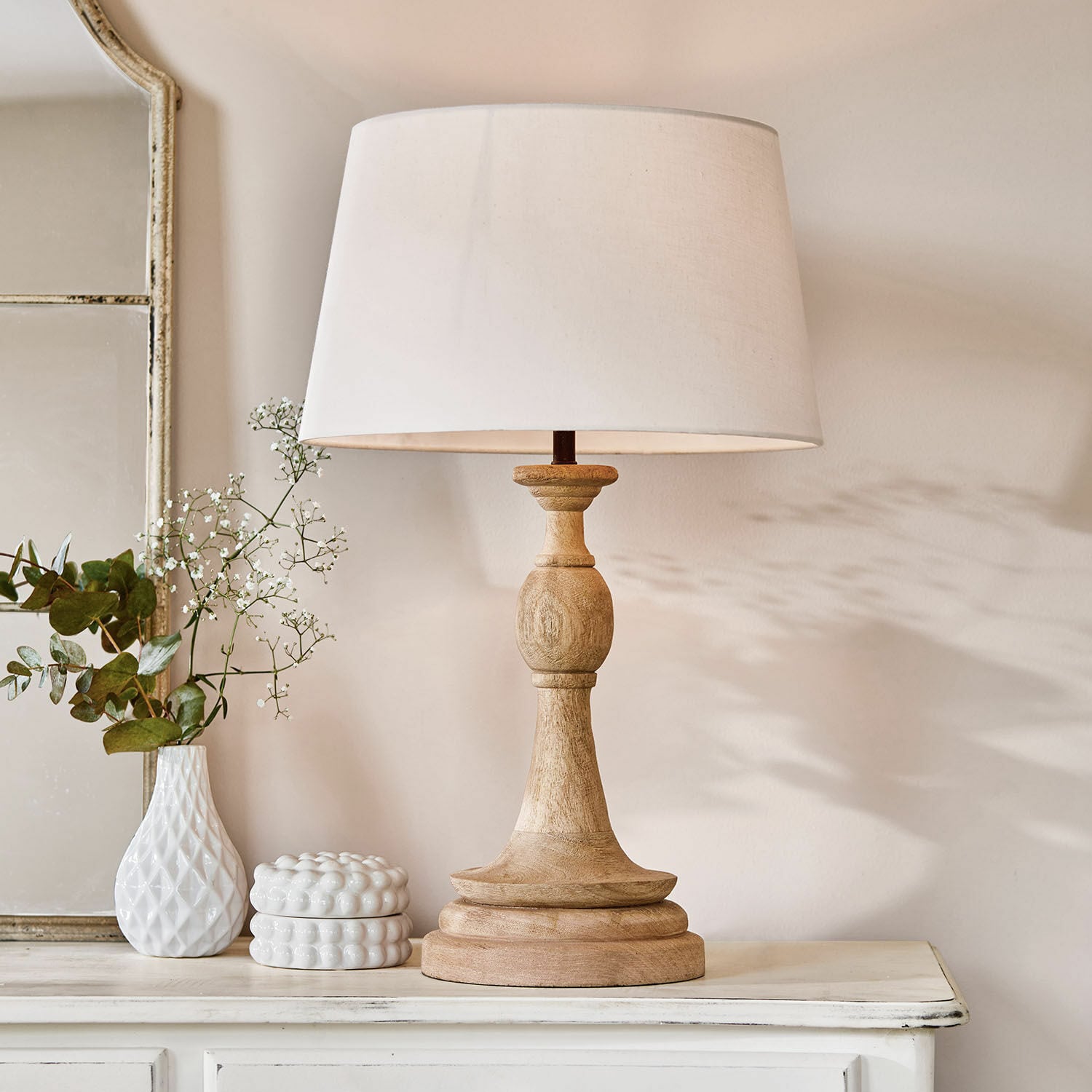 Lámpara de mesa Dardilly Lámpara de mesa con base de madera y pantalla blanca, decoración de interiores, iluminación de salón