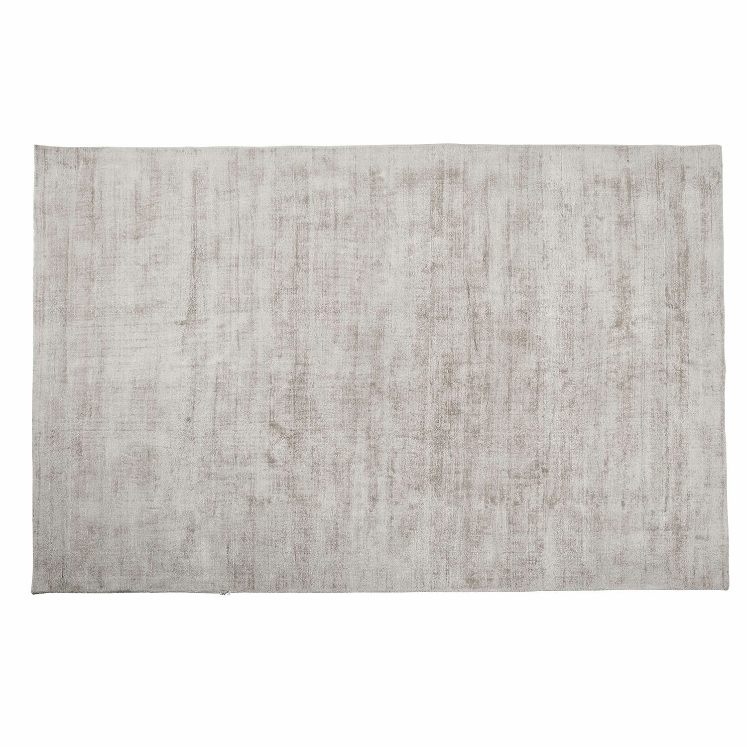 Alfombra beige de material suave con textura sutil, ideal para interiores modernos