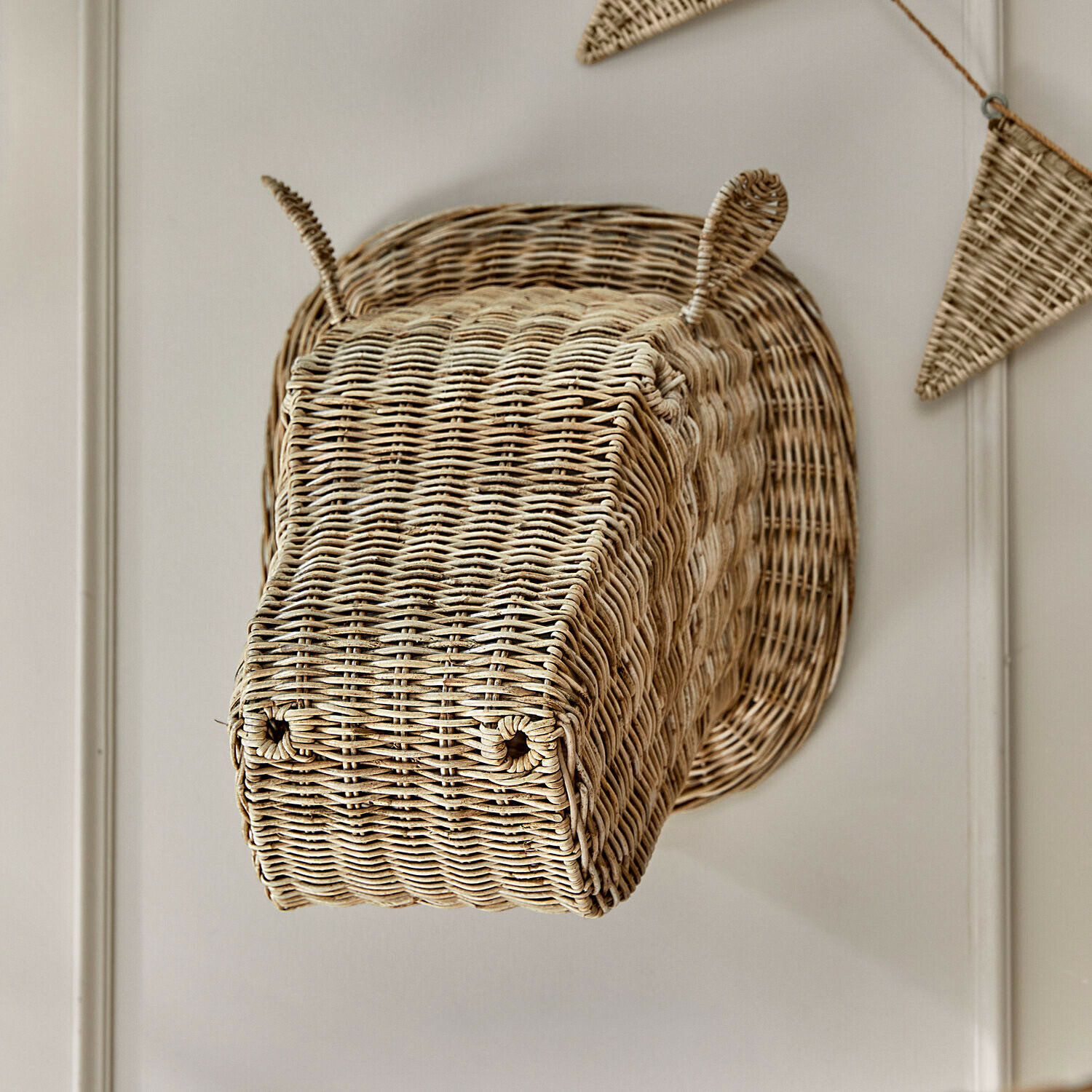 Cabeza decorativa de hipopótamo de mimbre natural para colgar en la pared como adorno