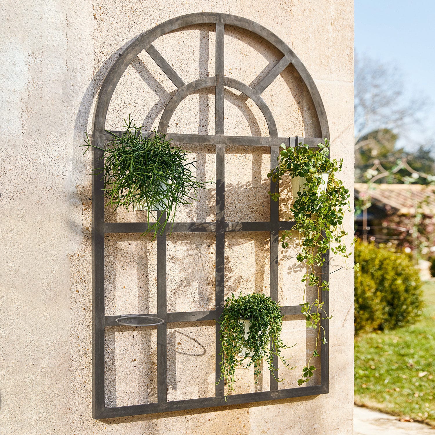 Soporte de pared para plantas Villandor Enrejado de metal negro con estantes para macetas para decoración de jardín en pared