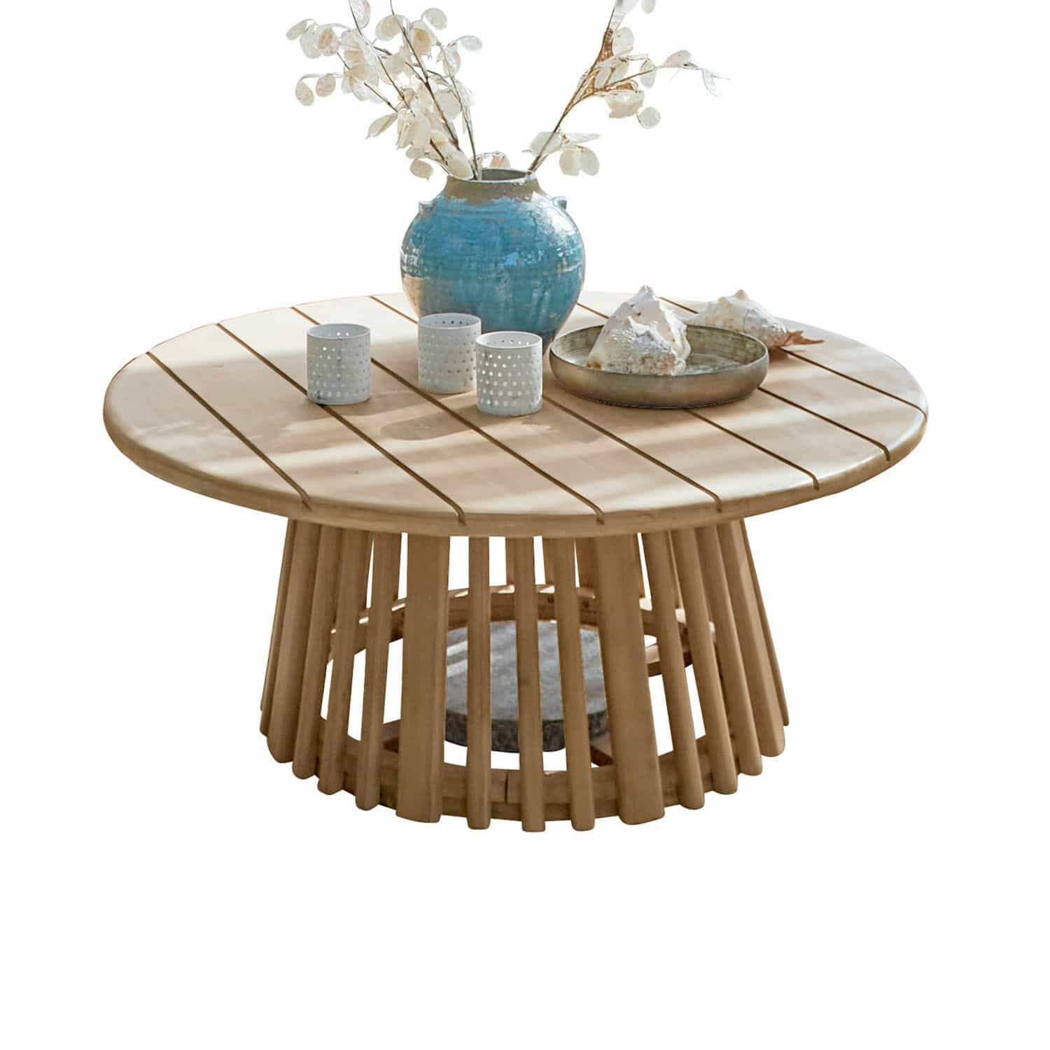Mesa de centro FSC®-100% Tewsbury Mesa de centro redonda de madera clara con decoraciones sobre la superficie para sala