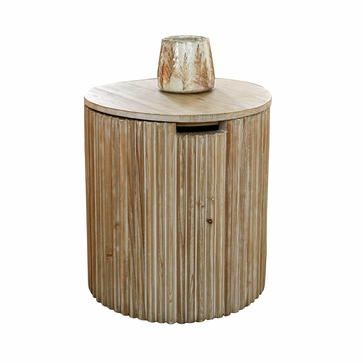 Mesa auxiliar redonda de madera en color natural con portavelas decorativo encima