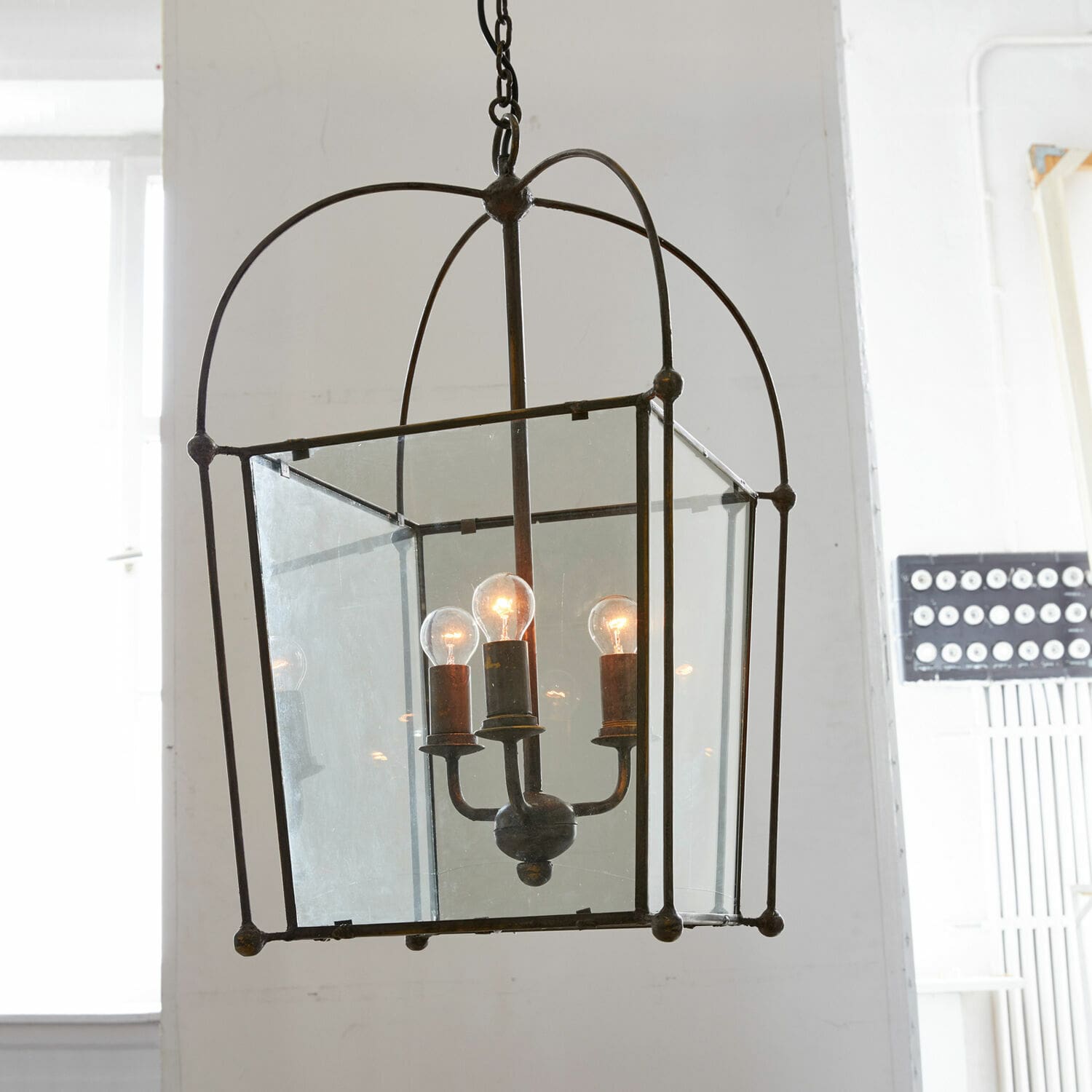 Lámpara de araña Sèvres Lámpara colgante de metal y vidrio estilo vintage con tres bombillas, luz decorativa de techo