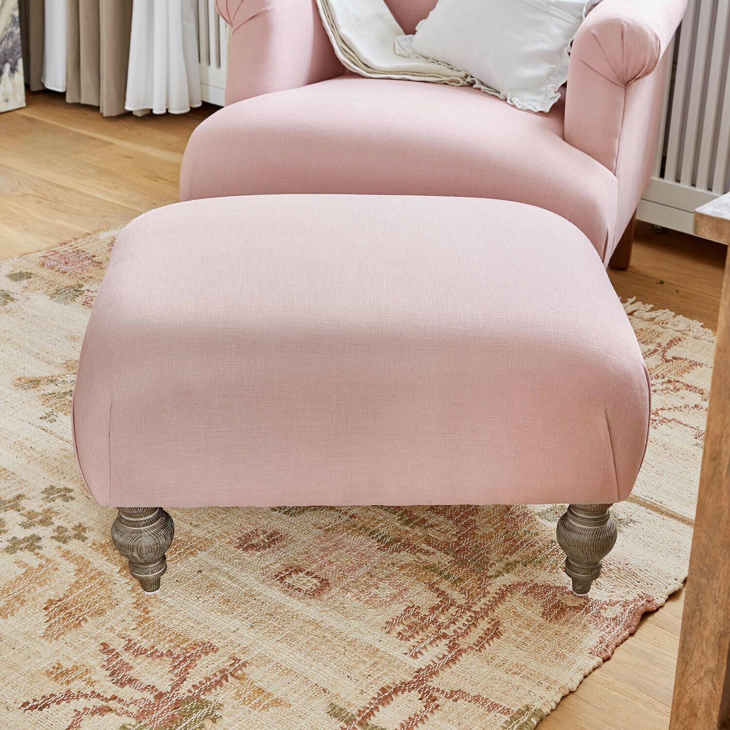 Sillón con reposapiés Rose de Lumière