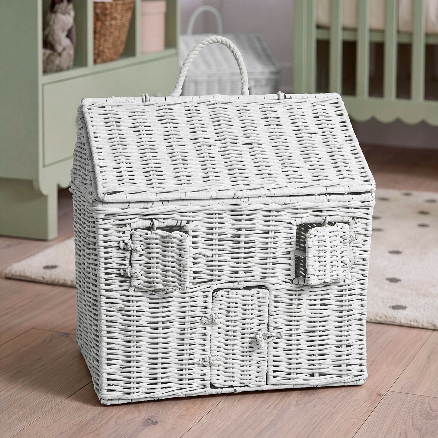 Cesta con forma de casa Sinsai