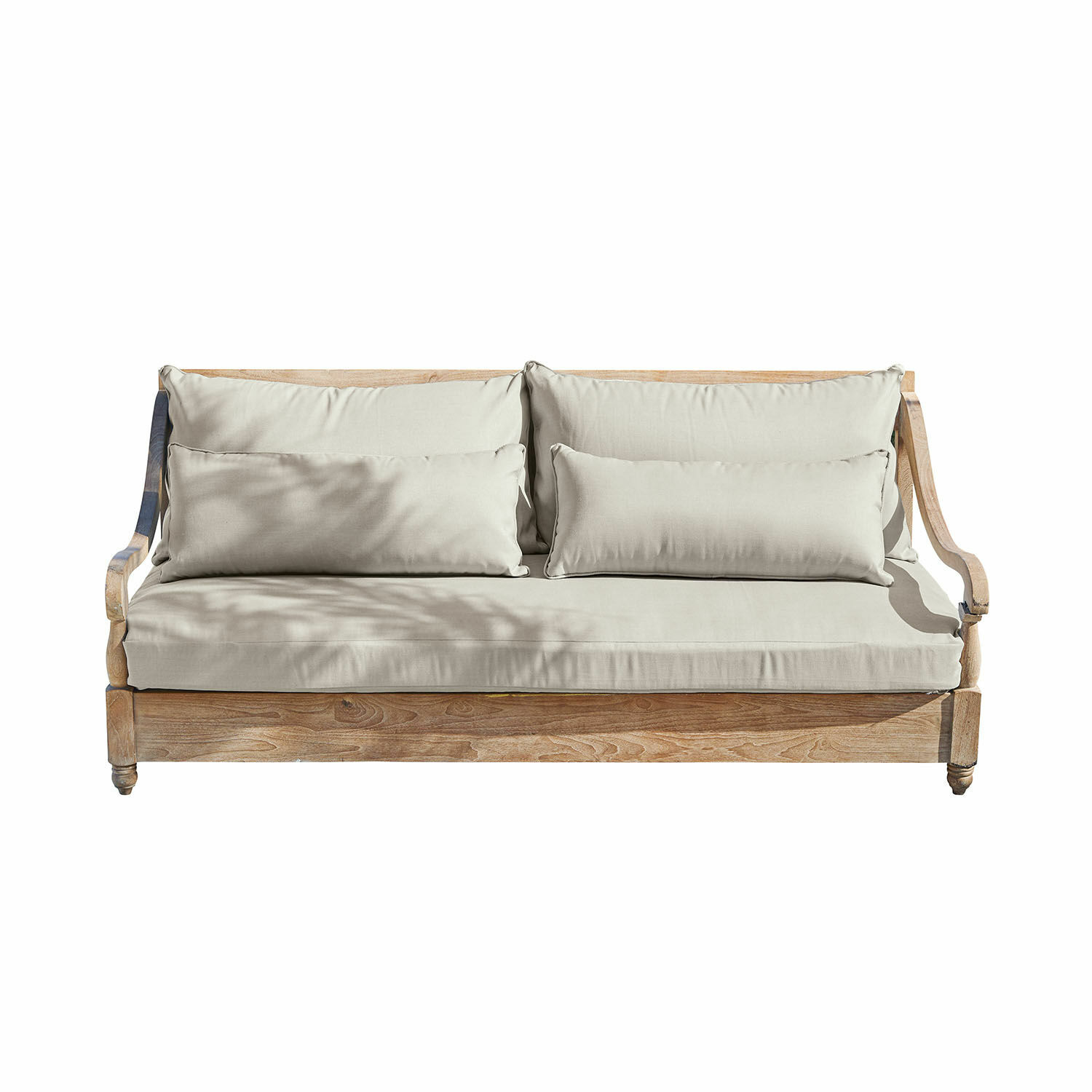 Sofá Montcassin de madera marrón con cojines beige, mueble cómodo para sala de estar