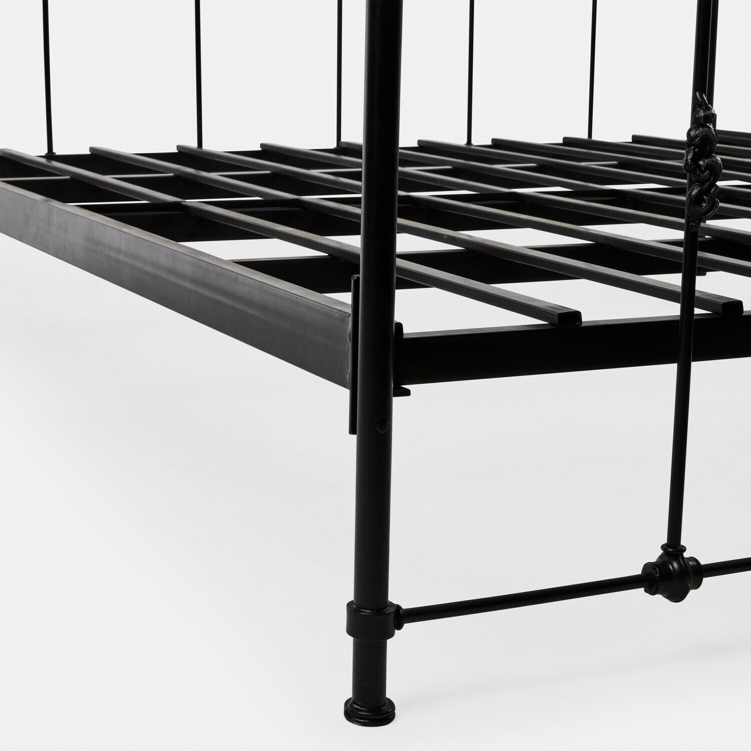 Cama Canefield