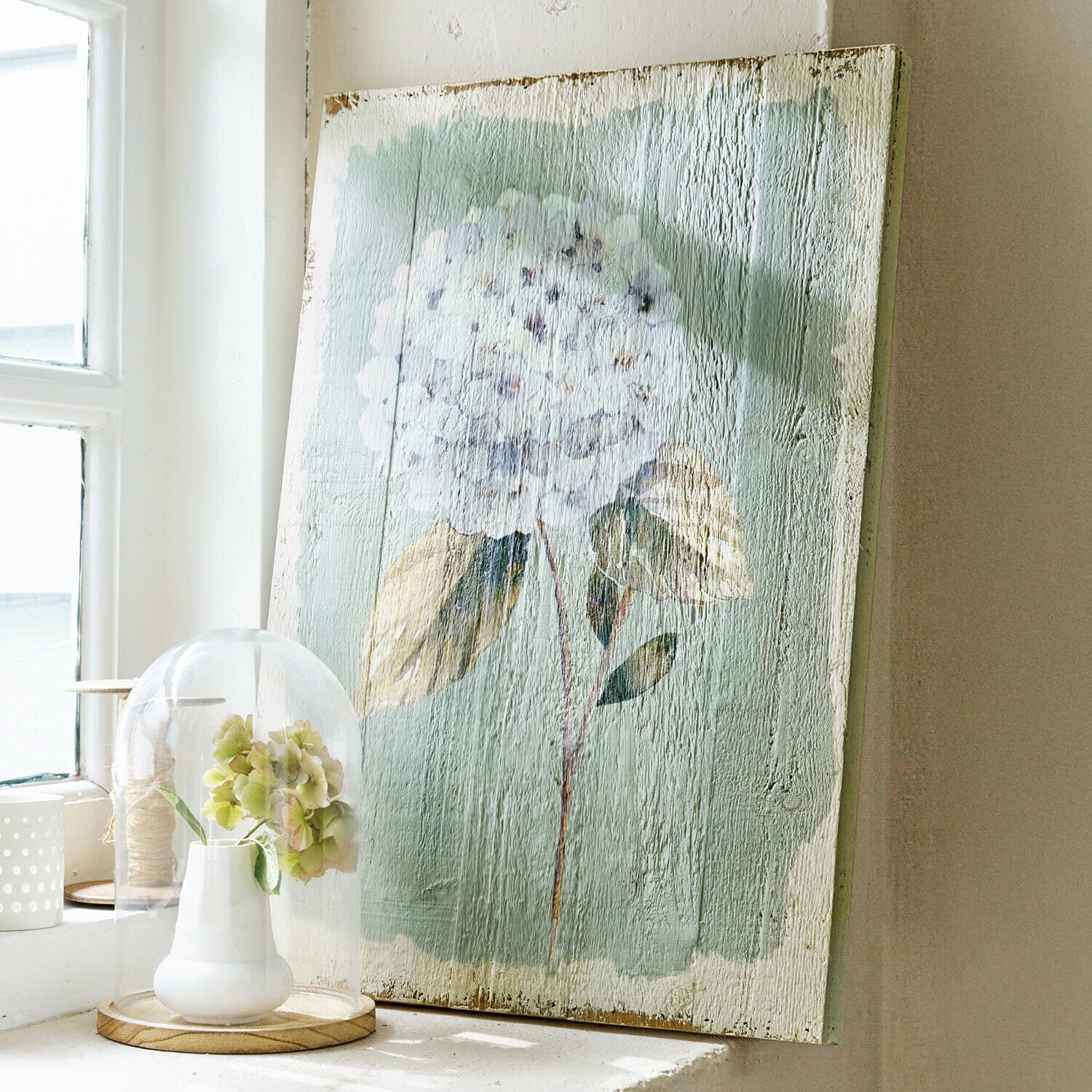 Tablero Deco Isle Cuadro de madera con flor blanca sobre fondo verde para decoración de interiores